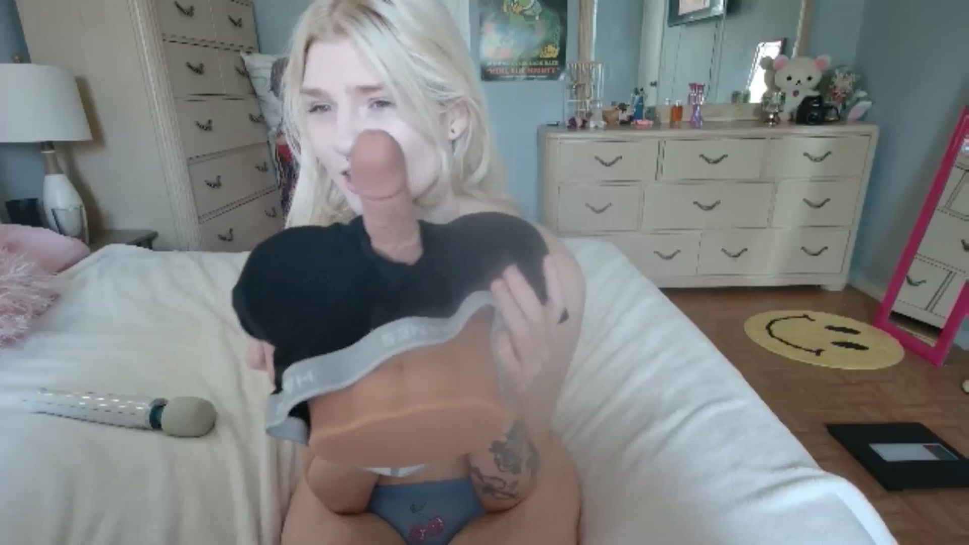 Gallery image thumbnail from DuckChan0's myfreecams stream on, 07/05/2024, 14:14 image 11 of 20