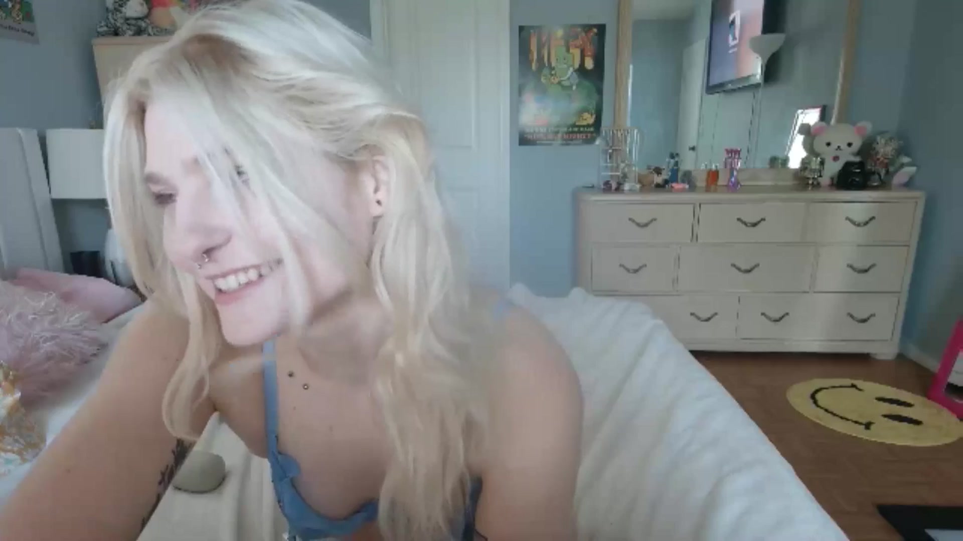 Gallery image thumbnail from DuckChan0's myfreecams stream on, 07/05/2024, 14:14 image 18 of 20