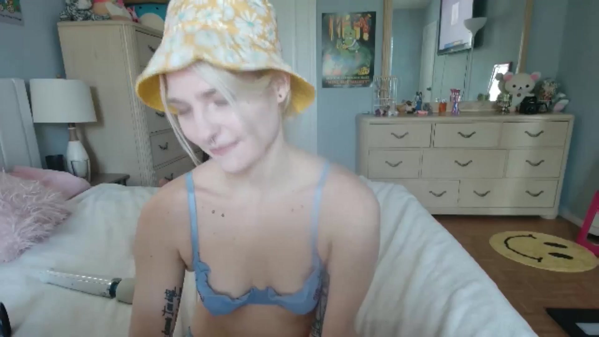 Gallery image thumbnail from DuckChan0's myfreecams stream on, 07/05/2024, 14:14 image 16 of 20