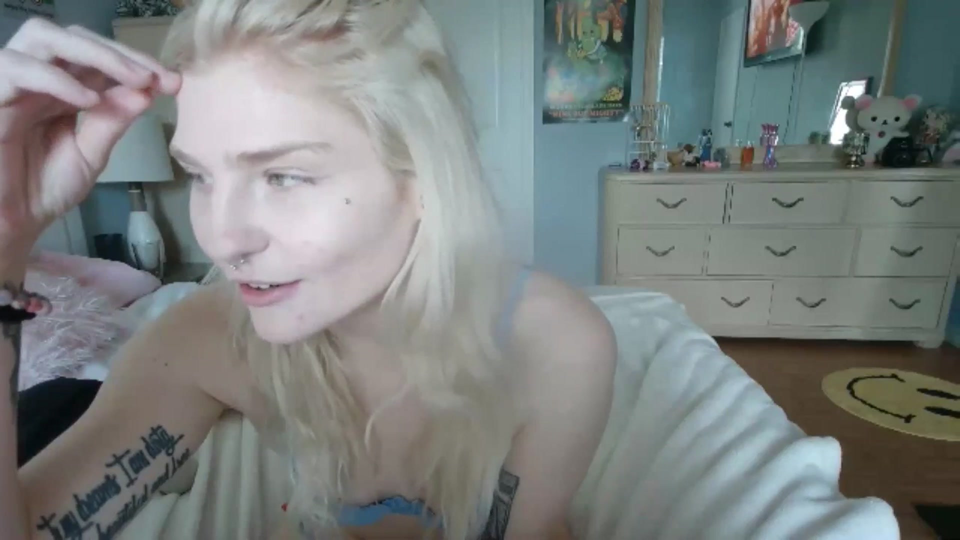 Gallery image thumbnail from DuckChan0's myfreecams stream on, 07/05/2024, 15:09 image 17 of 20