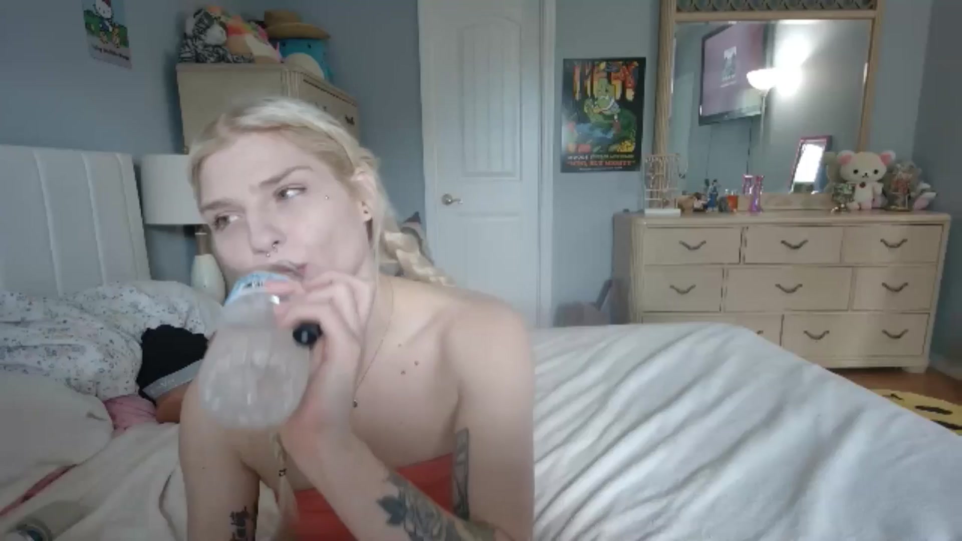 Gallery image thumbnail from DuckChan0's myfreecams stream on, 07/07/2024, 17:48 image 17 of 20