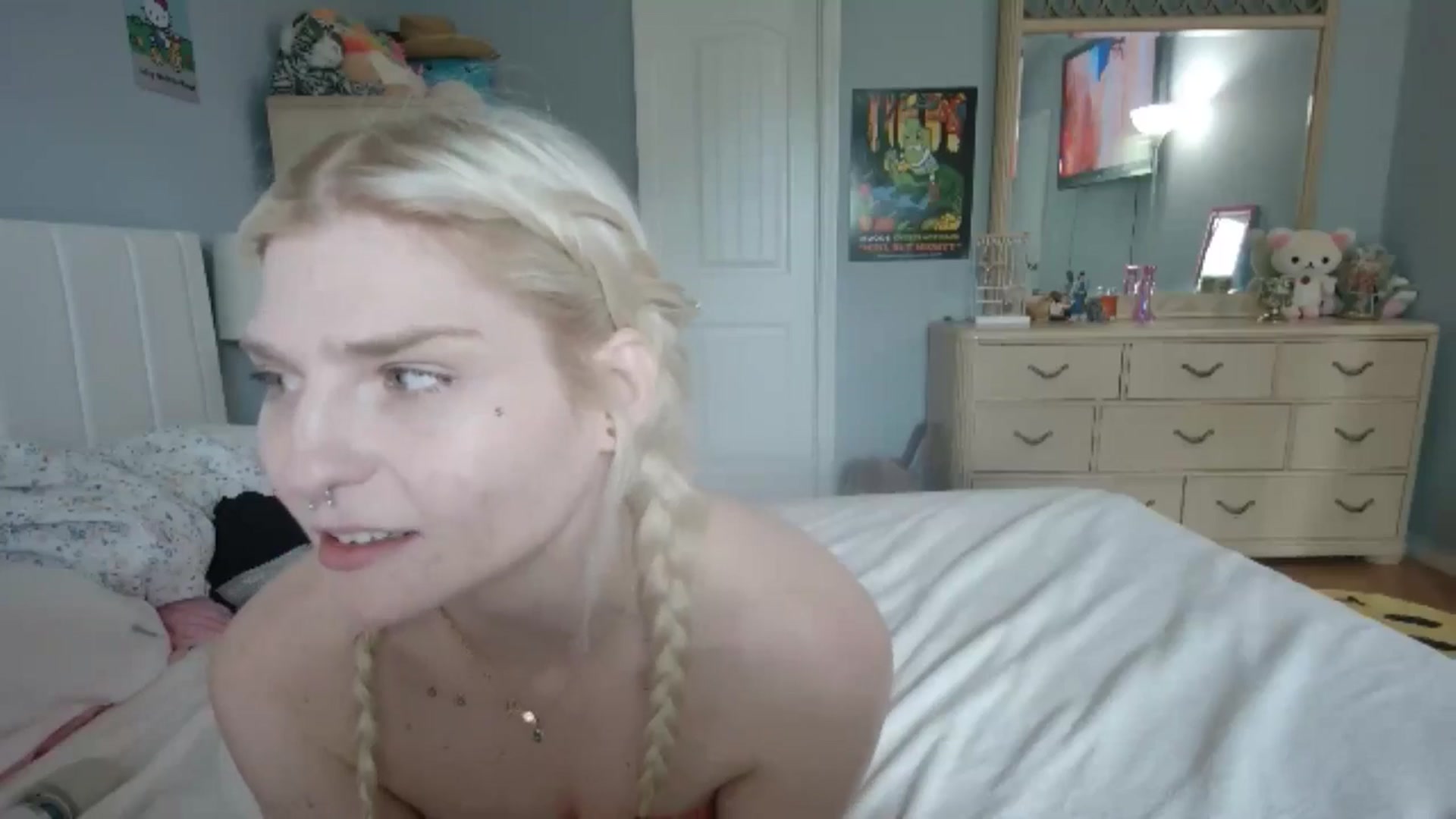 Gallery image thumbnail from DuckChan0's myfreecams stream on, 07/07/2024, 17:48 image 16 of 20