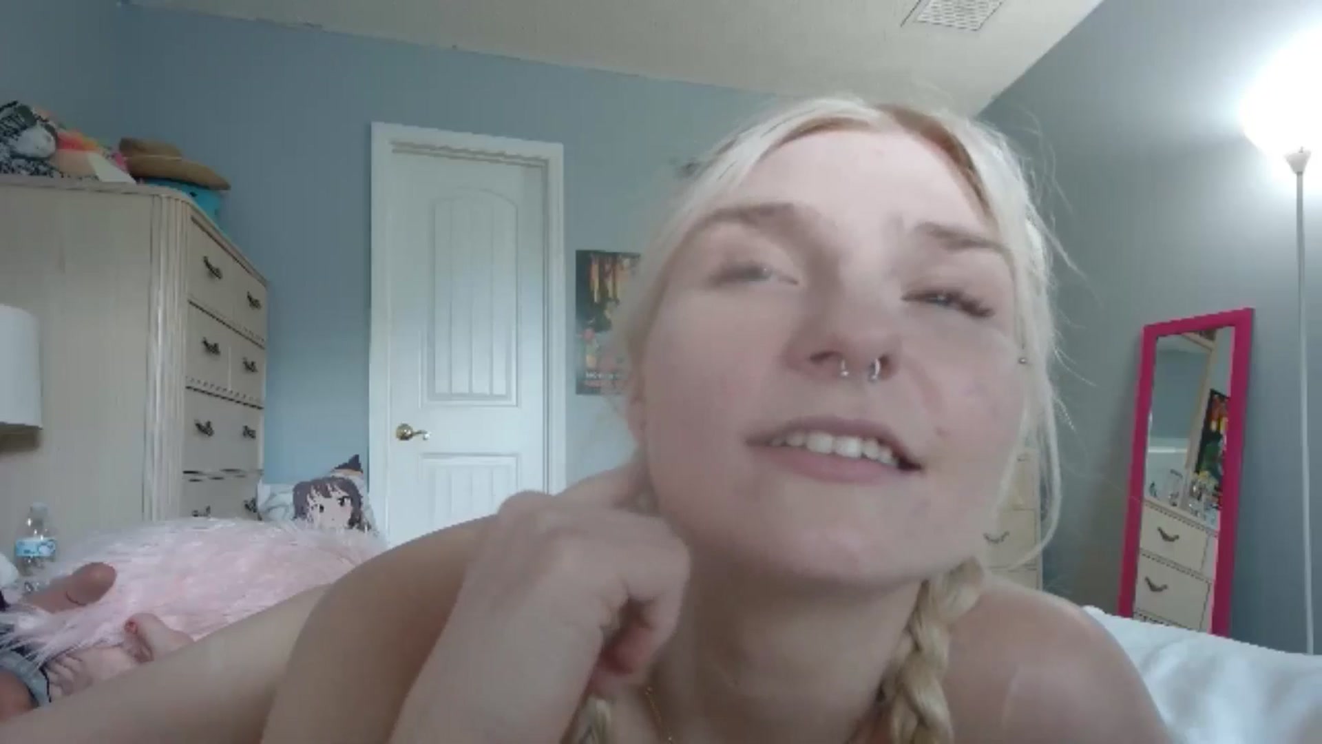 Gallery image thumbnail from DuckChan0's myfreecams stream on, 07/07/2024, 18:10 image 10 of 20