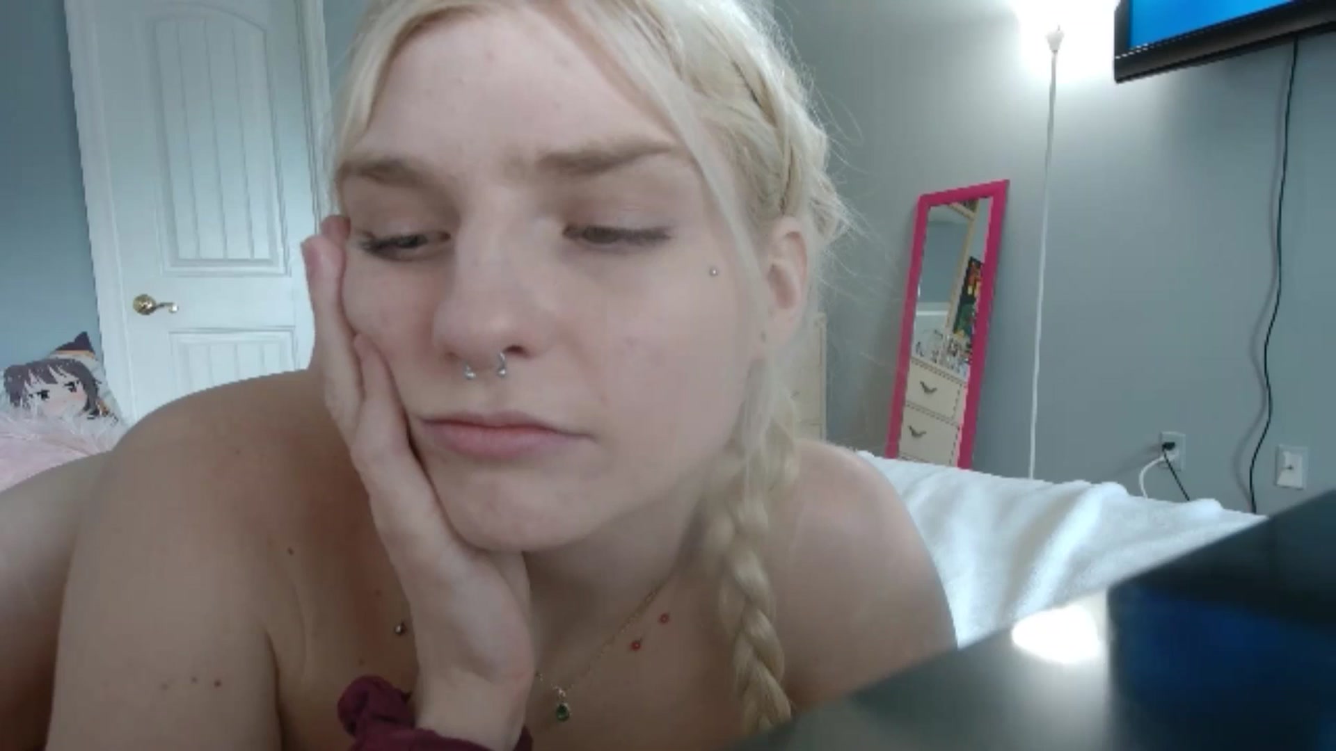 Gallery image thumbnail from DuckChan0's myfreecams stream on, 07/07/2024, 18:10 image 14 of 20