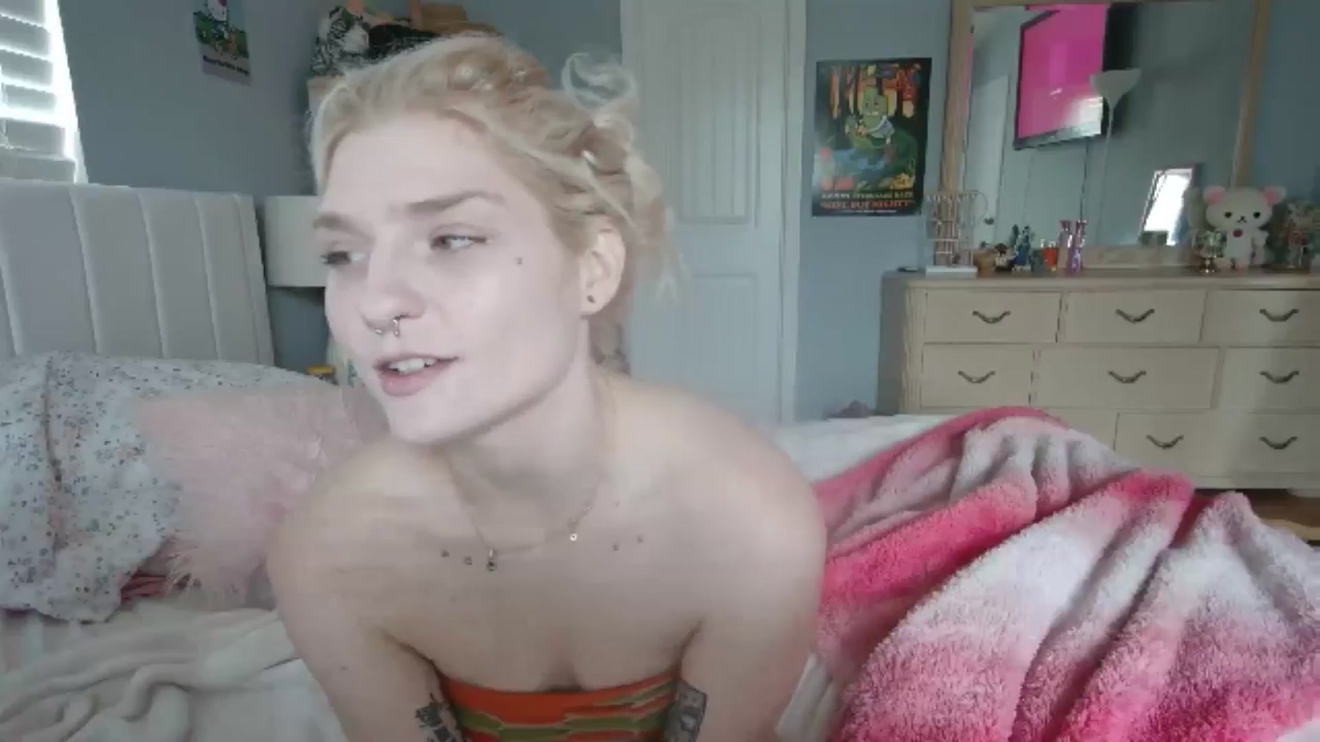 Gallery image thumbnail from DuckChan0's myfreecams stream on, 07/08/2024, 15:09 image 19 of 20