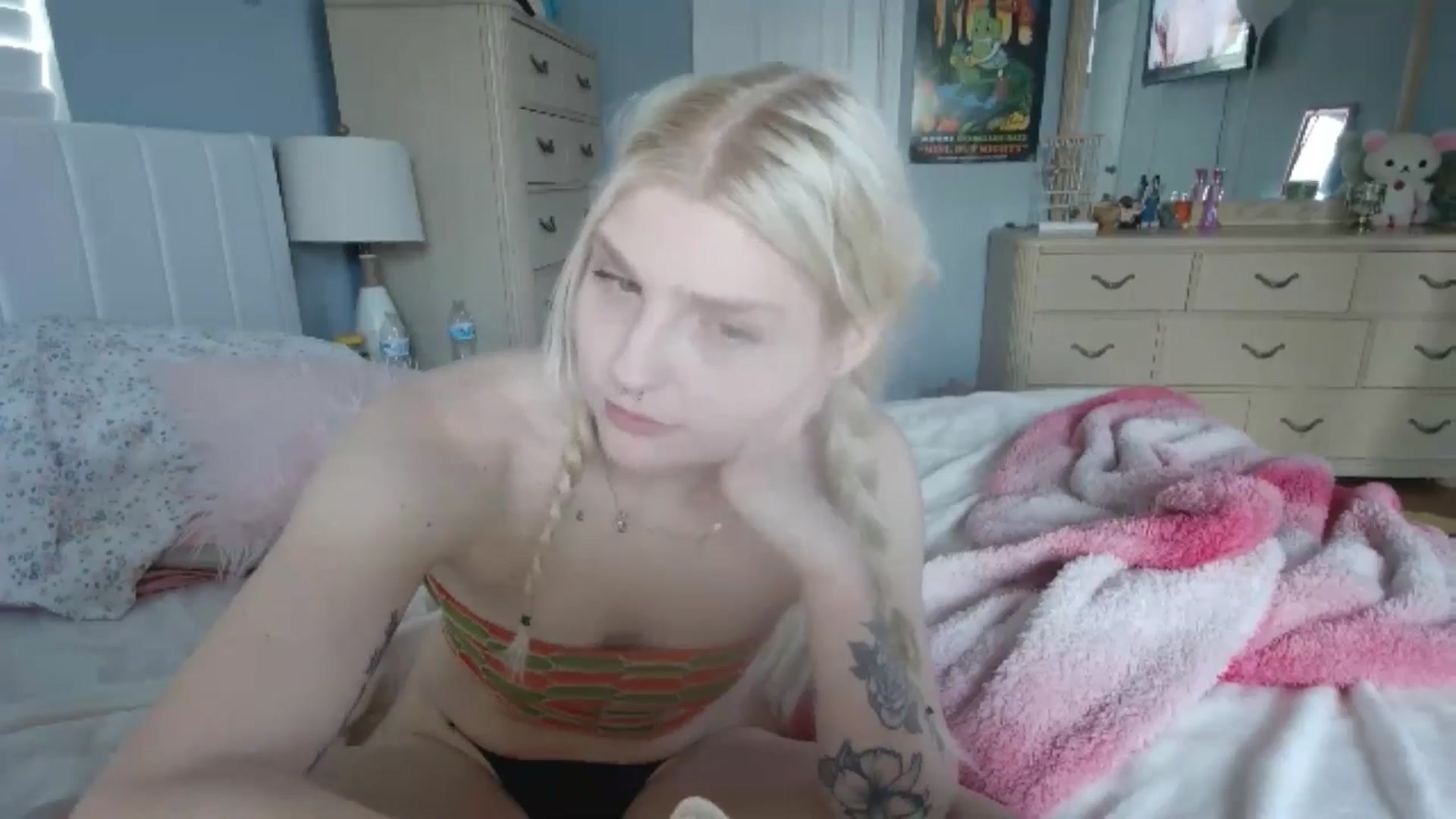 Gallery image thumbnail from DuckChan0's myfreecams stream on, 07/08/2024, 16:06 image 3 of 20
