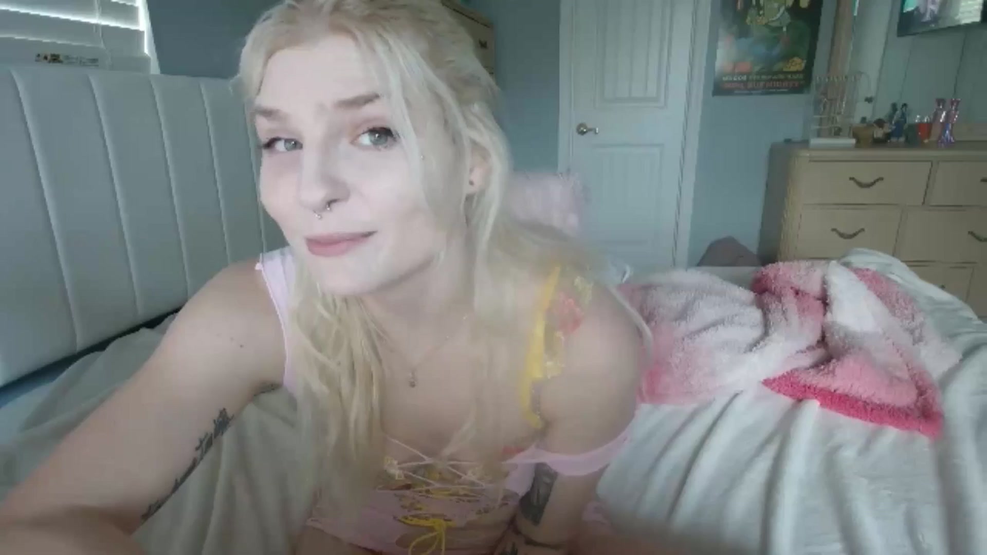 Gallery image thumbnail from DuckChan0's myfreecams stream on, 07/08/2024, 22:36 image 3 of 20