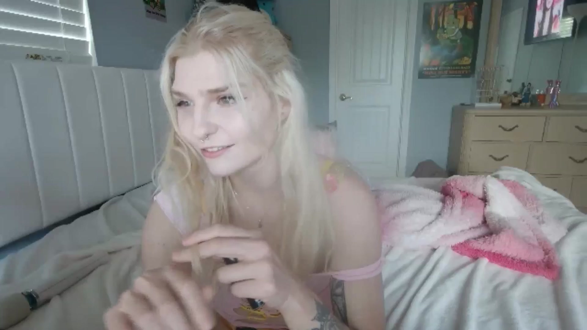 Gallery image thumbnail from DuckChan0's myfreecams stream on, 07/08/2024, 22:36 image 12 of 20