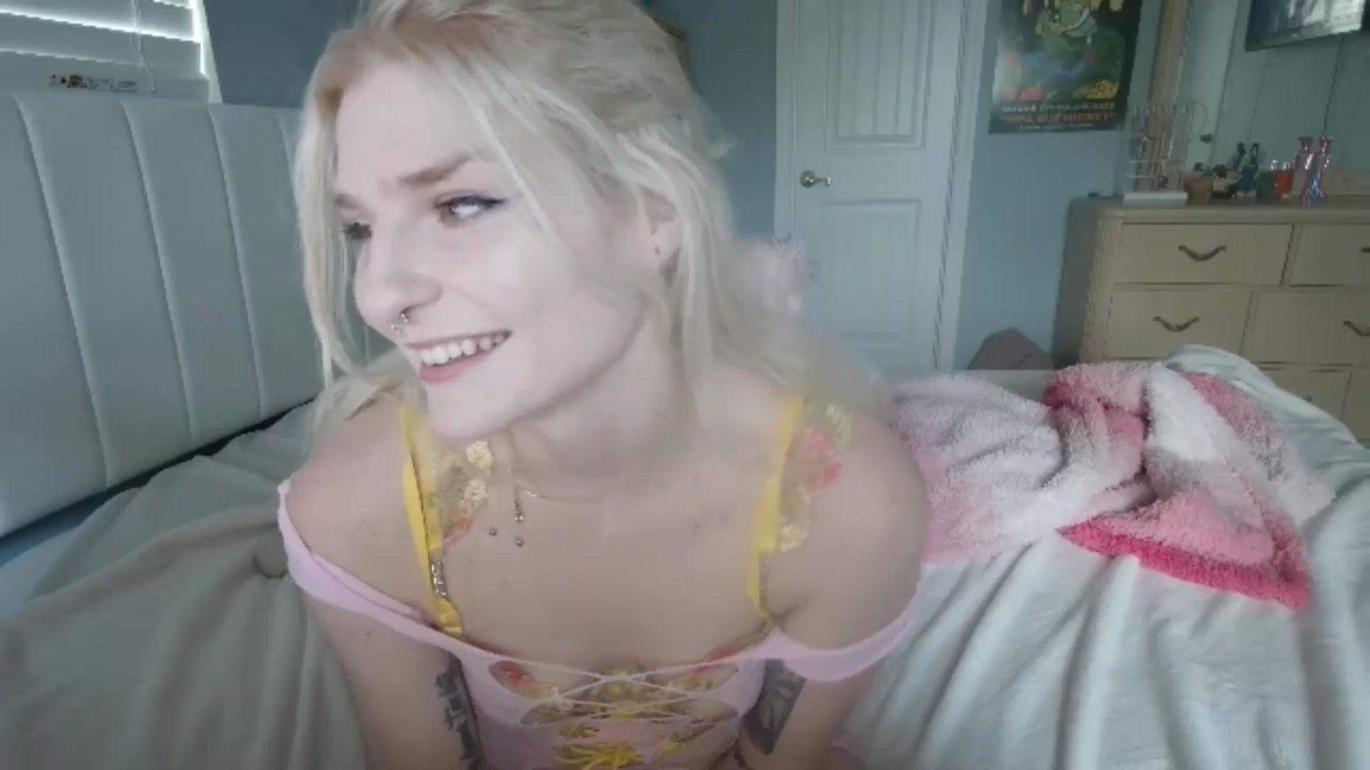 Gallery image thumbnail from DuckChan0's myfreecams stream on, 07/08/2024, 22:36 image 4 of 20
