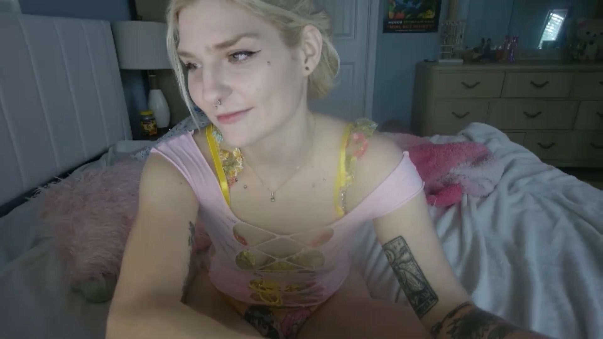 Gallery image thumbnail from DuckChan0's myfreecams stream on, 07/08/2024, 23:07 image 8 of 20