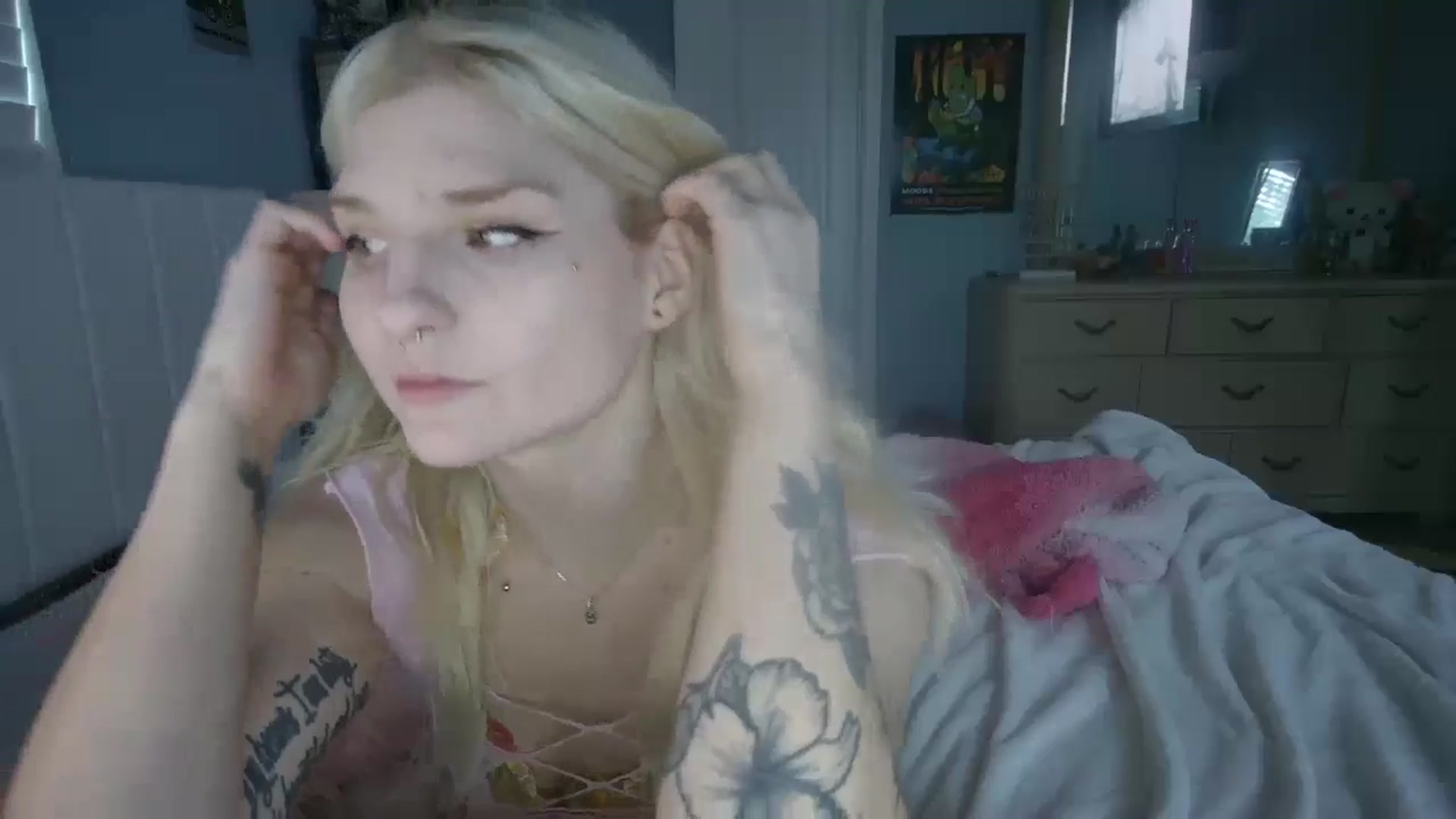 Gallery image thumbnail from DuckChan0's myfreecams stream on, 07/08/2024, 23:07 image 11 of 20