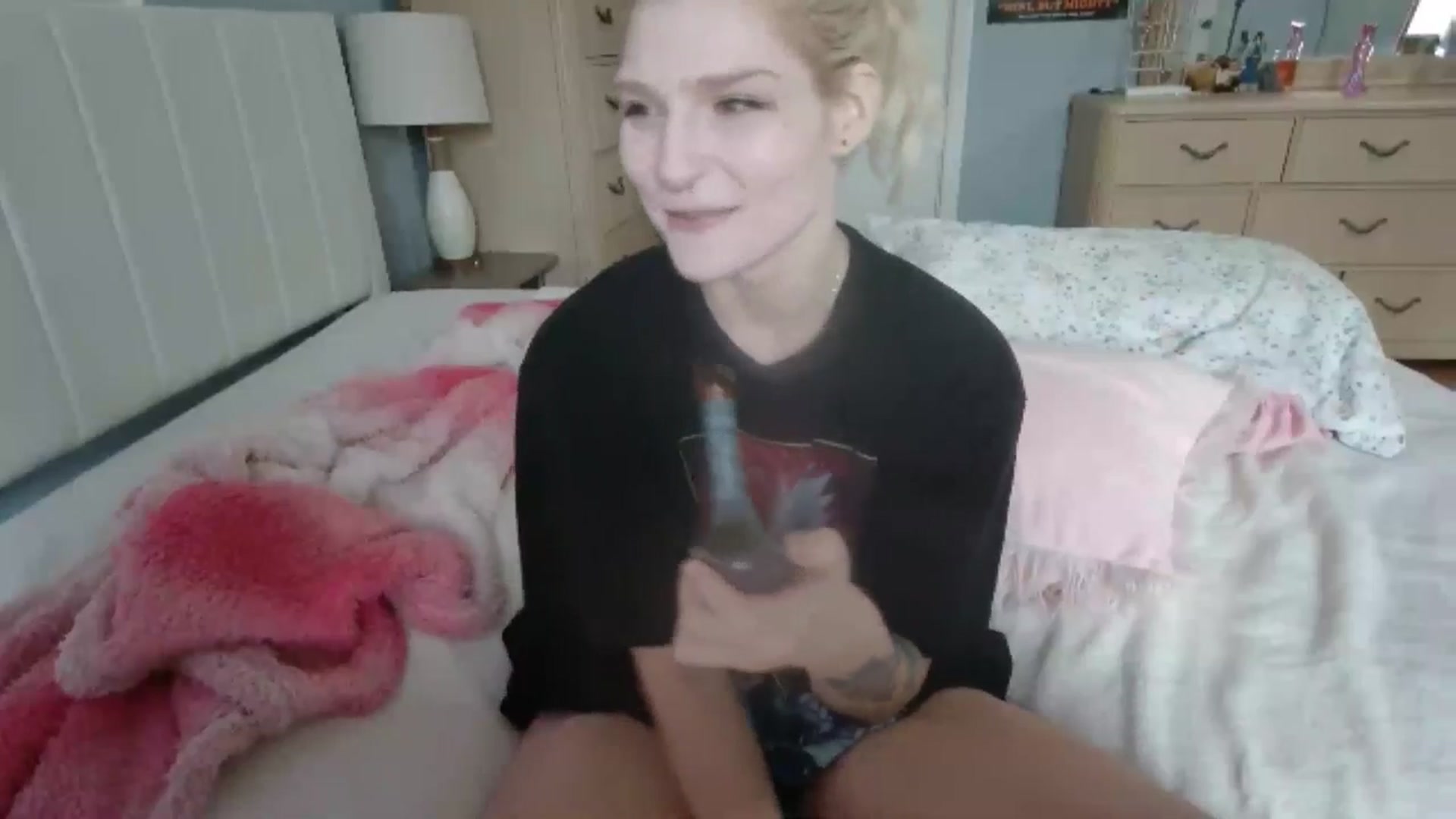 Gallery image thumbnail from DuckChan0's myfreecams stream on, 07/09/2024, 18:13 image 8 of 20