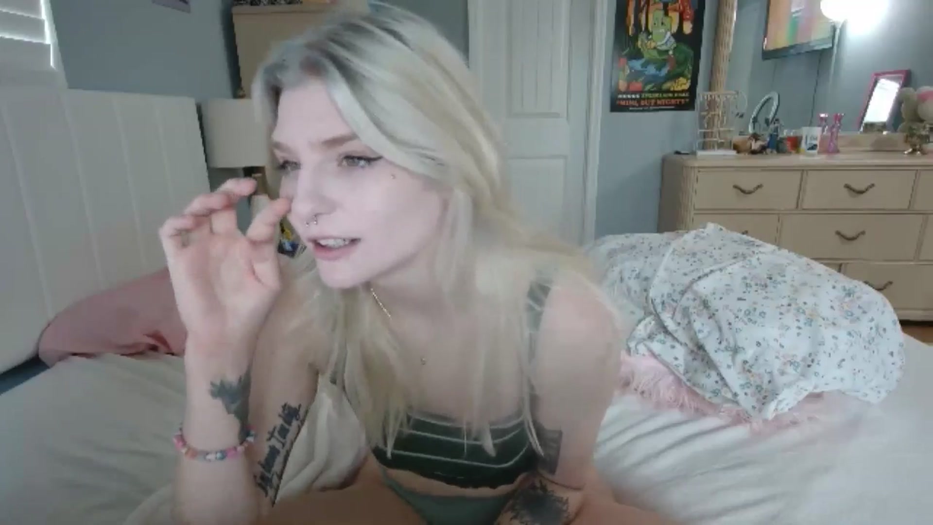 Gallery image thumbnail from DuckChan0's myfreecams stream on, 07/11/2024, 14:03 image 2 of 20
