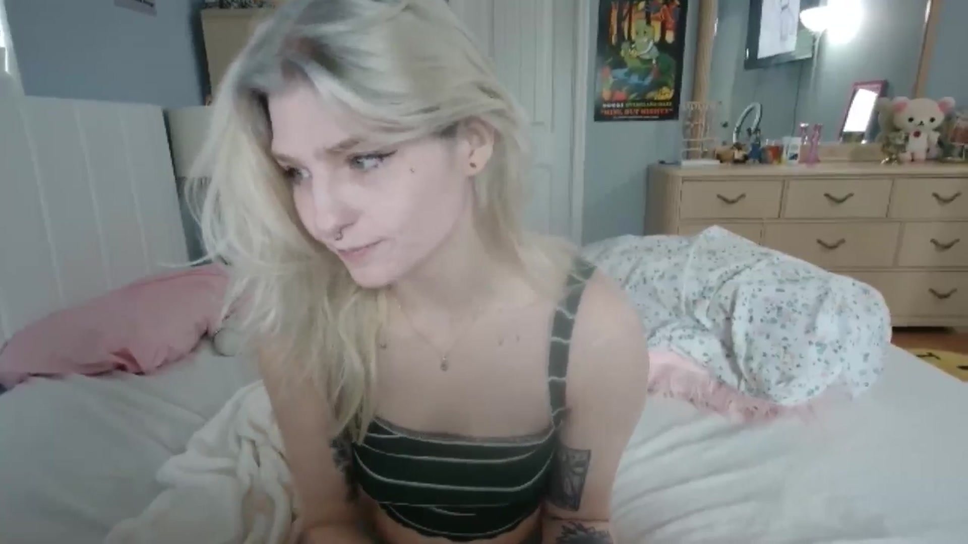 Gallery image thumbnail from DuckChan0's myfreecams stream on, 07/11/2024, 14:03 image 14 of 20