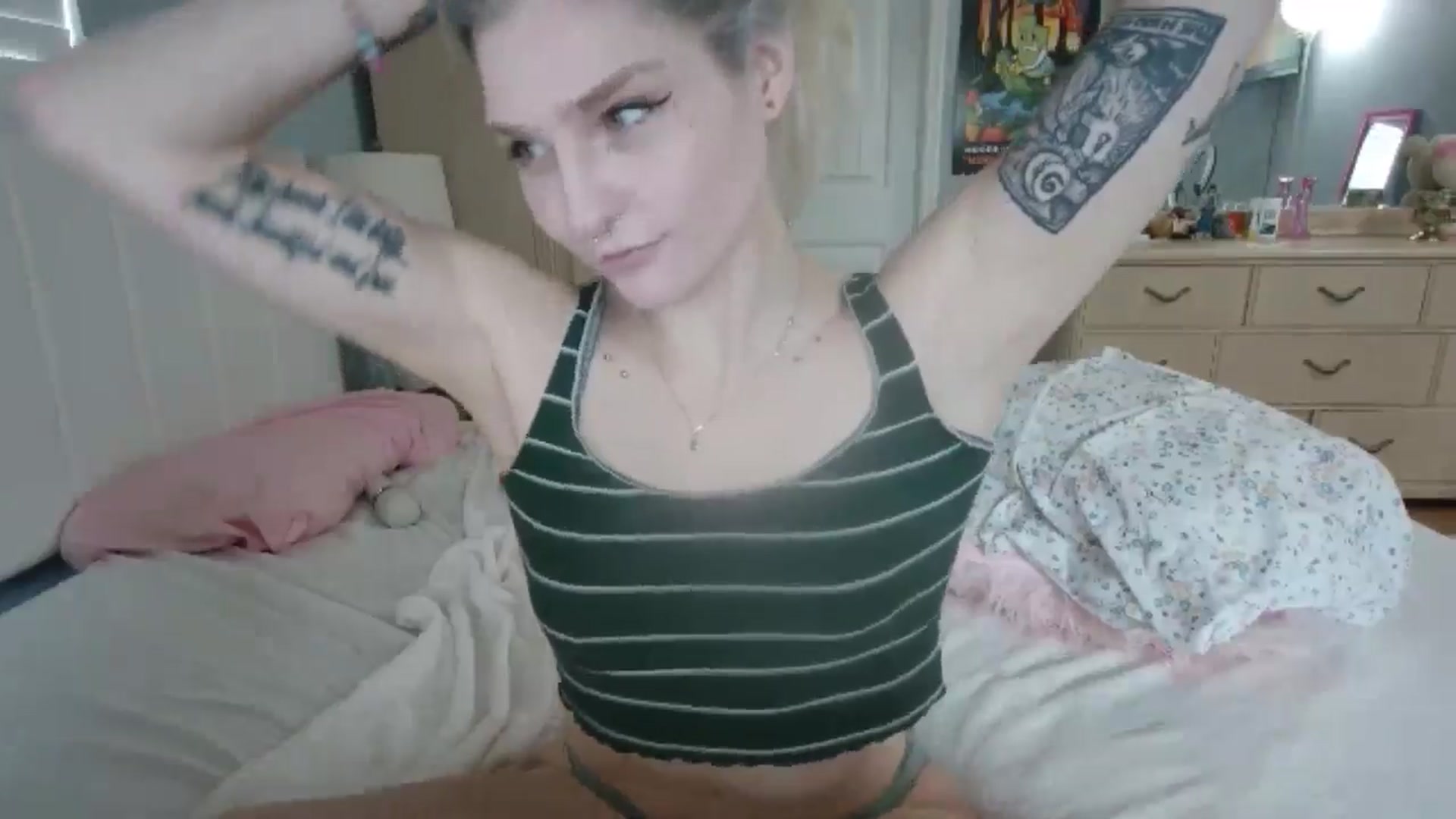 Gallery image thumbnail from DuckChan0's myfreecams stream on, 07/11/2024, 14:03 image 4 of 20