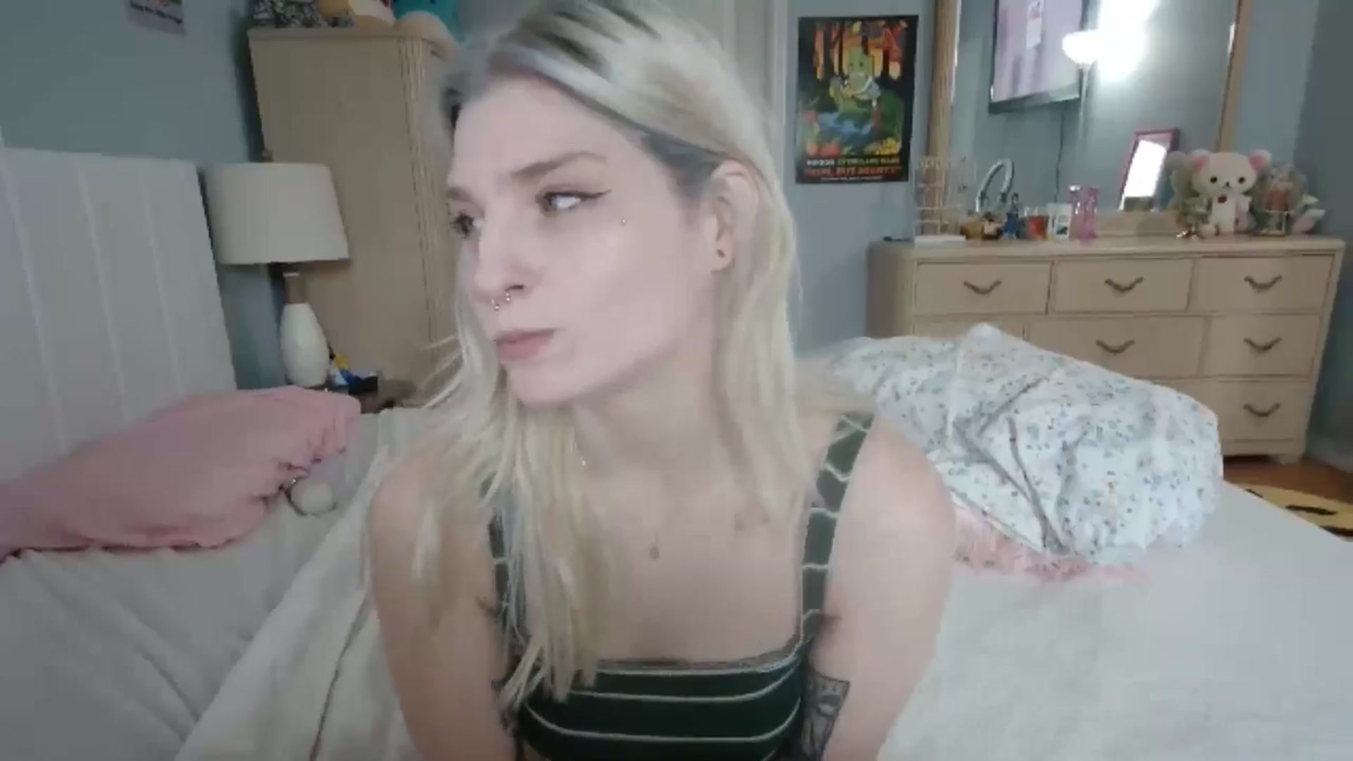 Gallery image thumbnail from DuckChan0's myfreecams stream on, 07/11/2024, 14:36 image 13 of 20
