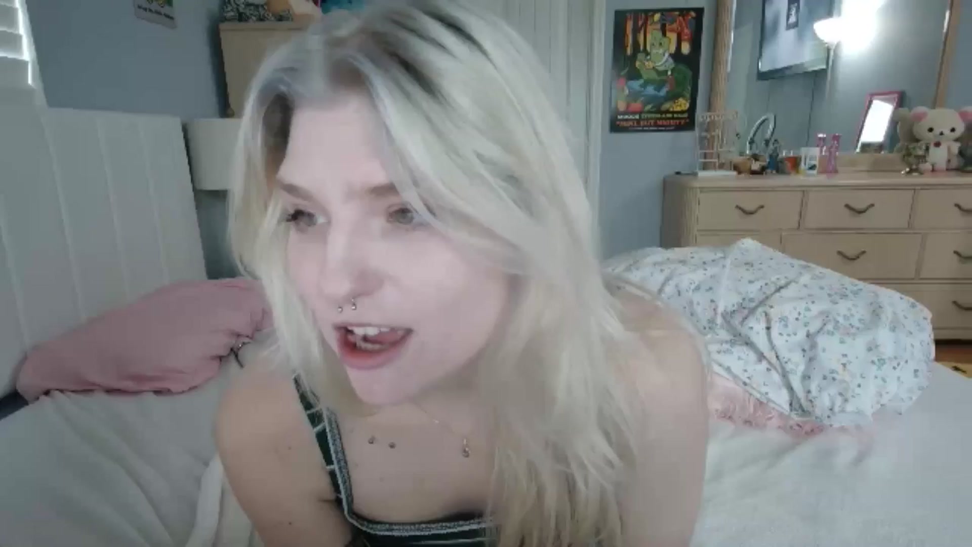 Gallery image thumbnail from DuckChan0's myfreecams stream on, 07/11/2024, 14:36 image 1 of 20