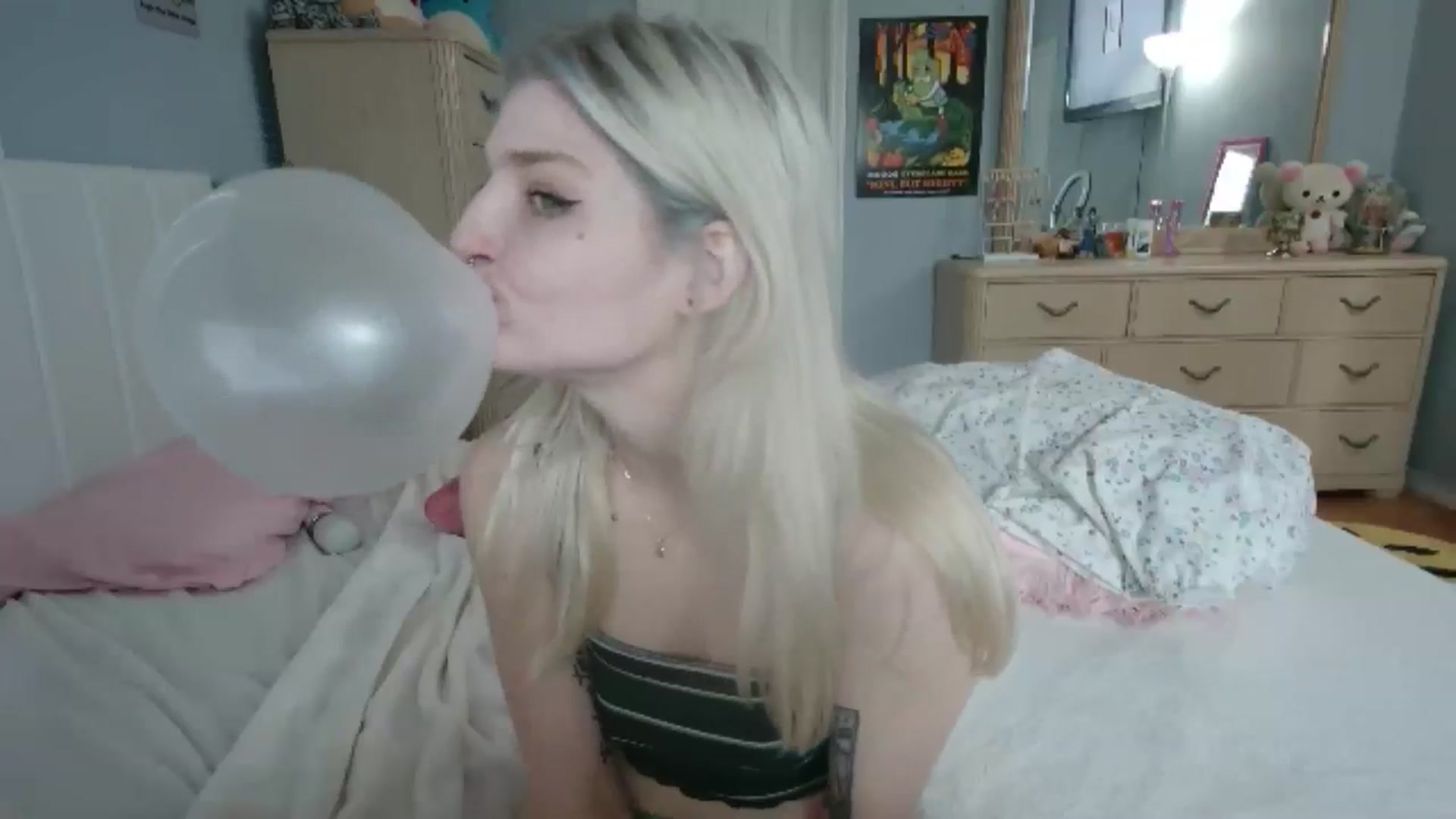 Gallery image thumbnail from DuckChan0's myfreecams stream on, 07/11/2024, 14:36 image 12 of 20