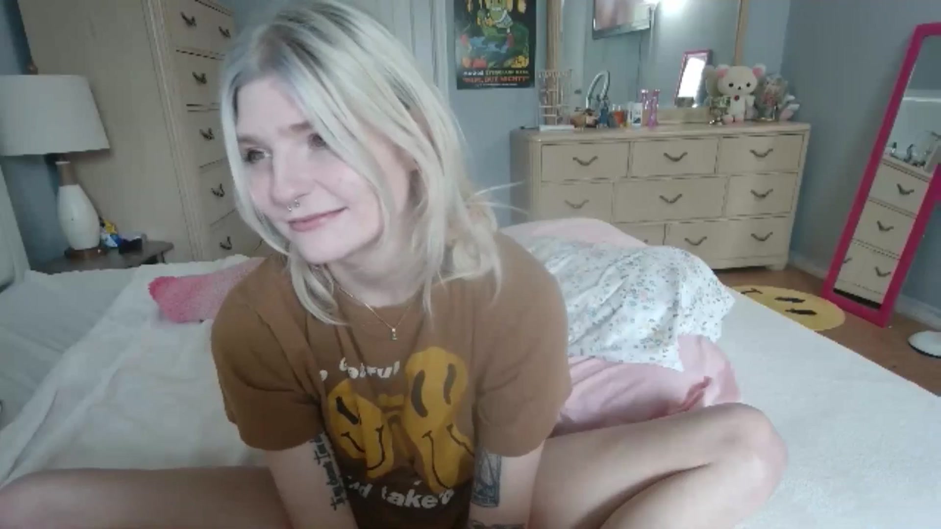 Gallery image thumbnail from DuckChan0's myfreecams stream on, 07/11/2024, 15:44 image 18 of 20