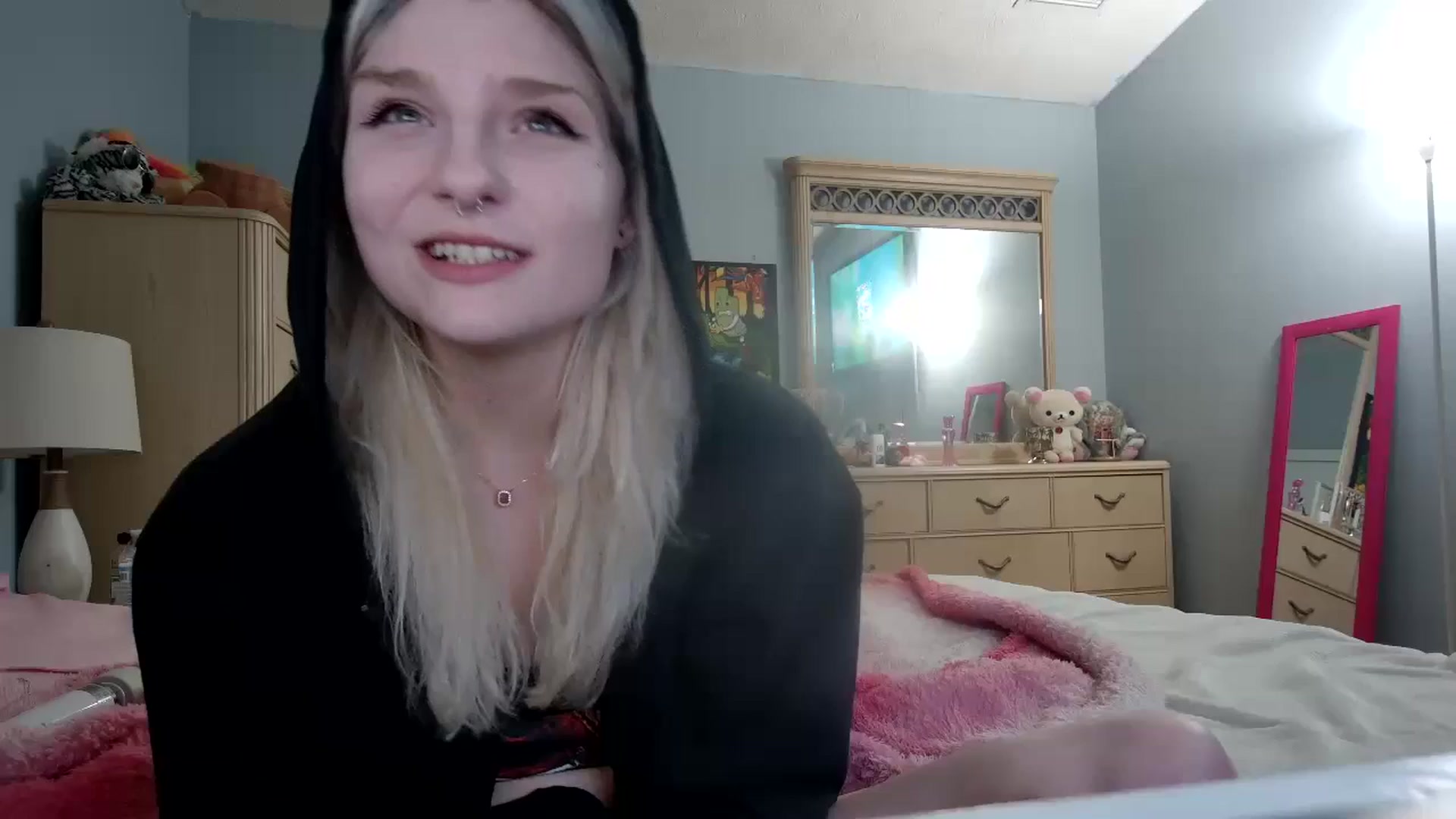 Gallery image thumbnail from DuckChan0's myfreecams stream on, 07/13/2024, 24:37 image 12 of 20