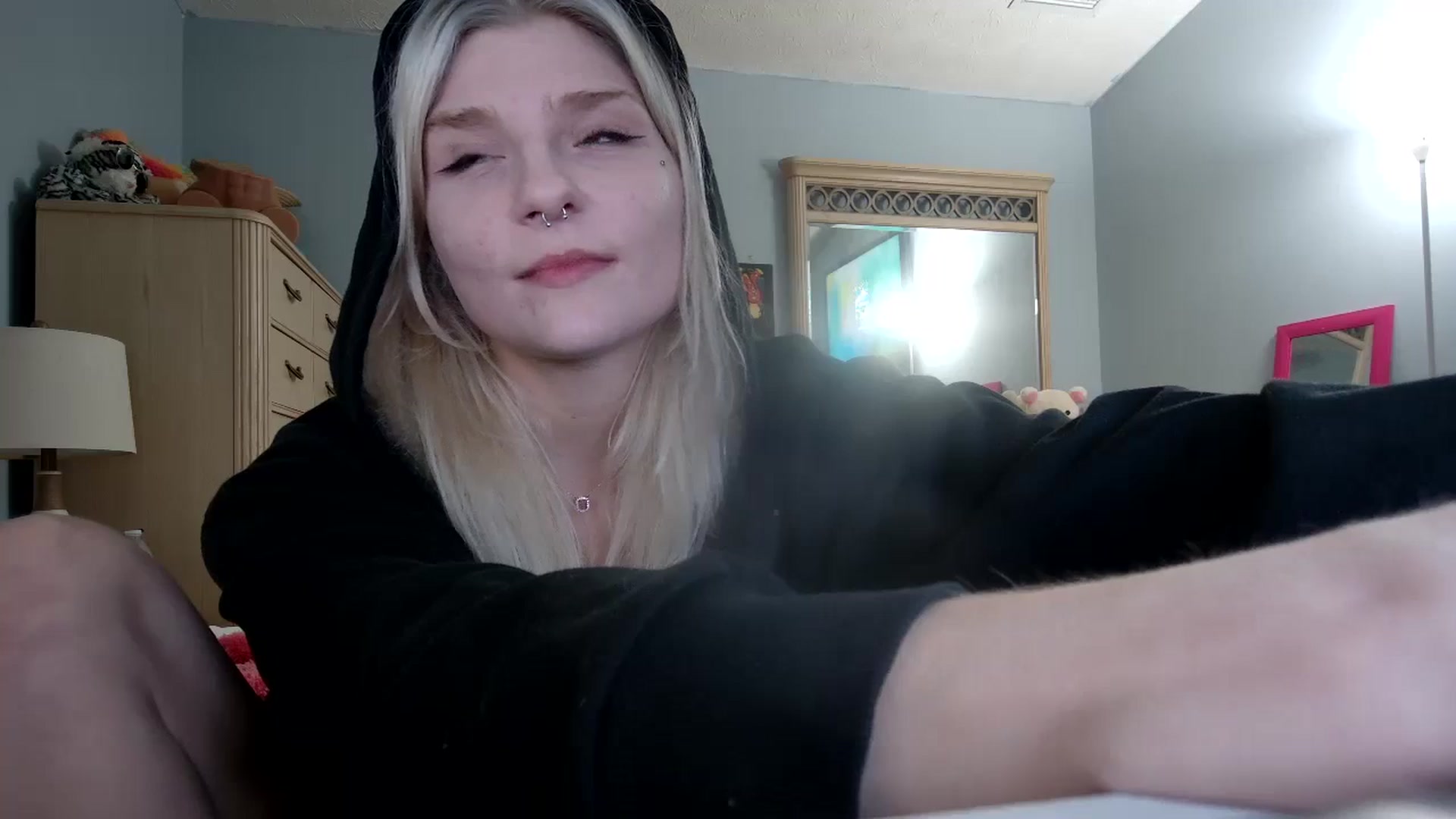 Gallery image thumbnail from DuckChan0's myfreecams stream on, 07/13/2024, 24:37 image 15 of 20