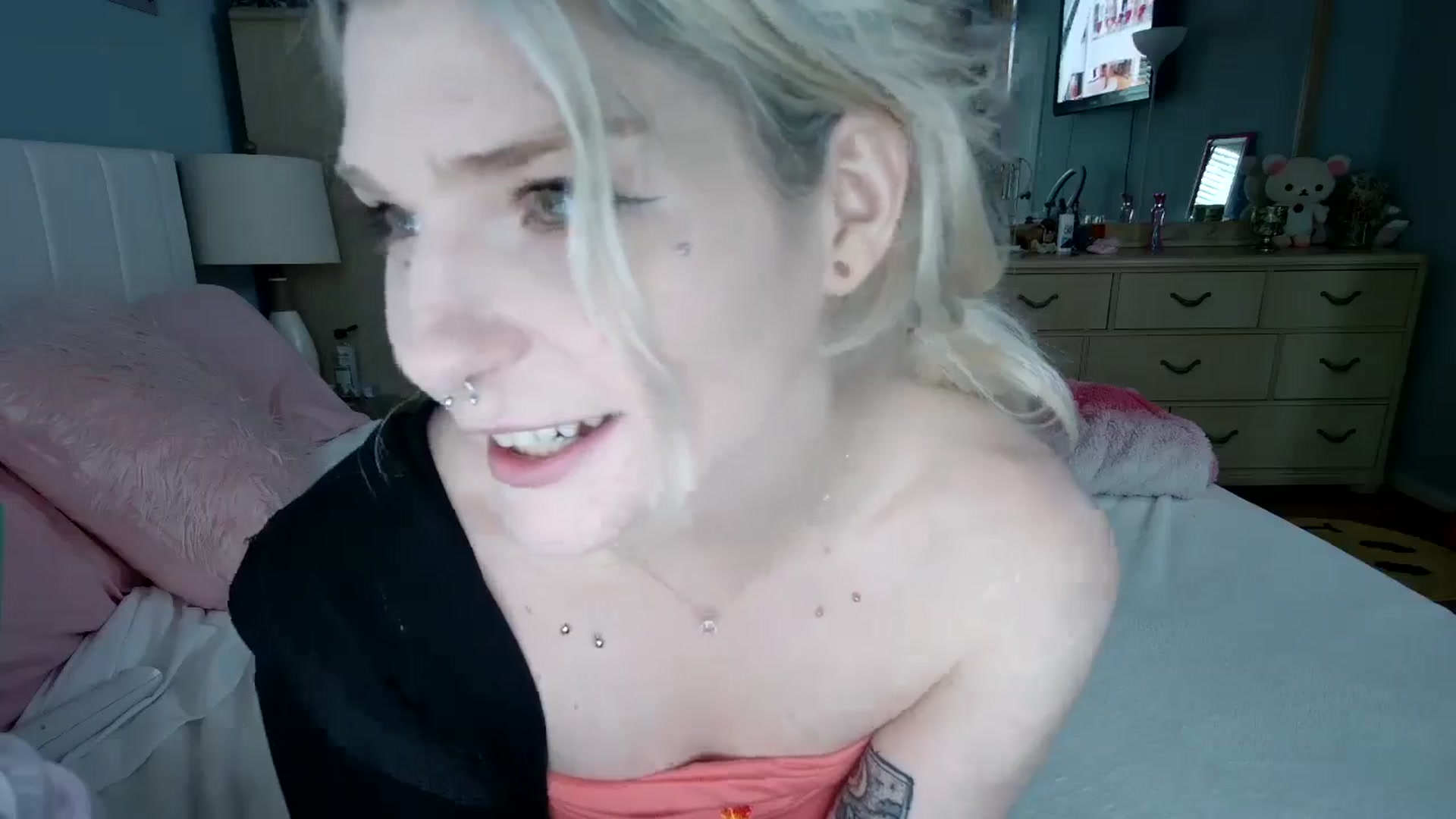 Gallery image thumbnail from DuckChan0's myfreecams stream on, 07/13/2024, 23:05 image 11 of 20
