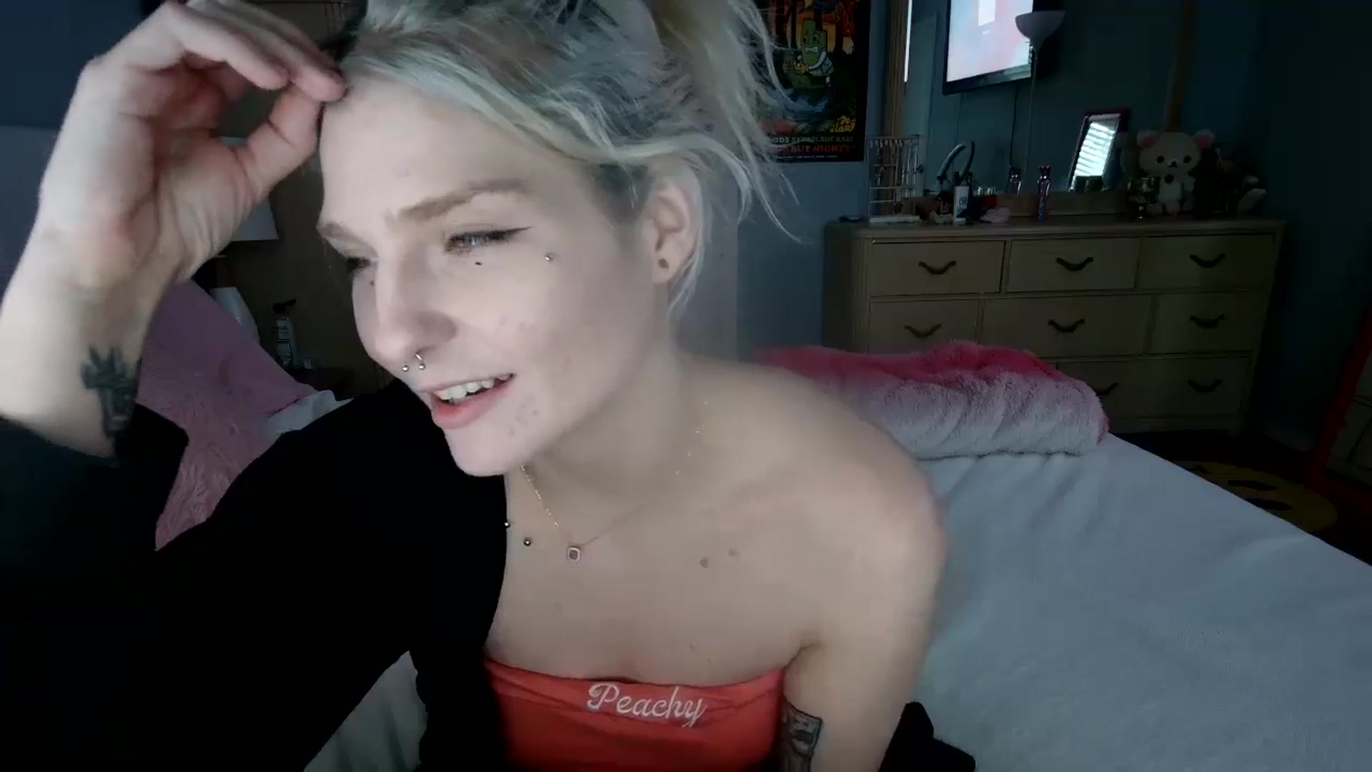 Gallery image thumbnail from DuckChan0's myfreecams stream on, 07/13/2024, 23:40 image 14 of 20