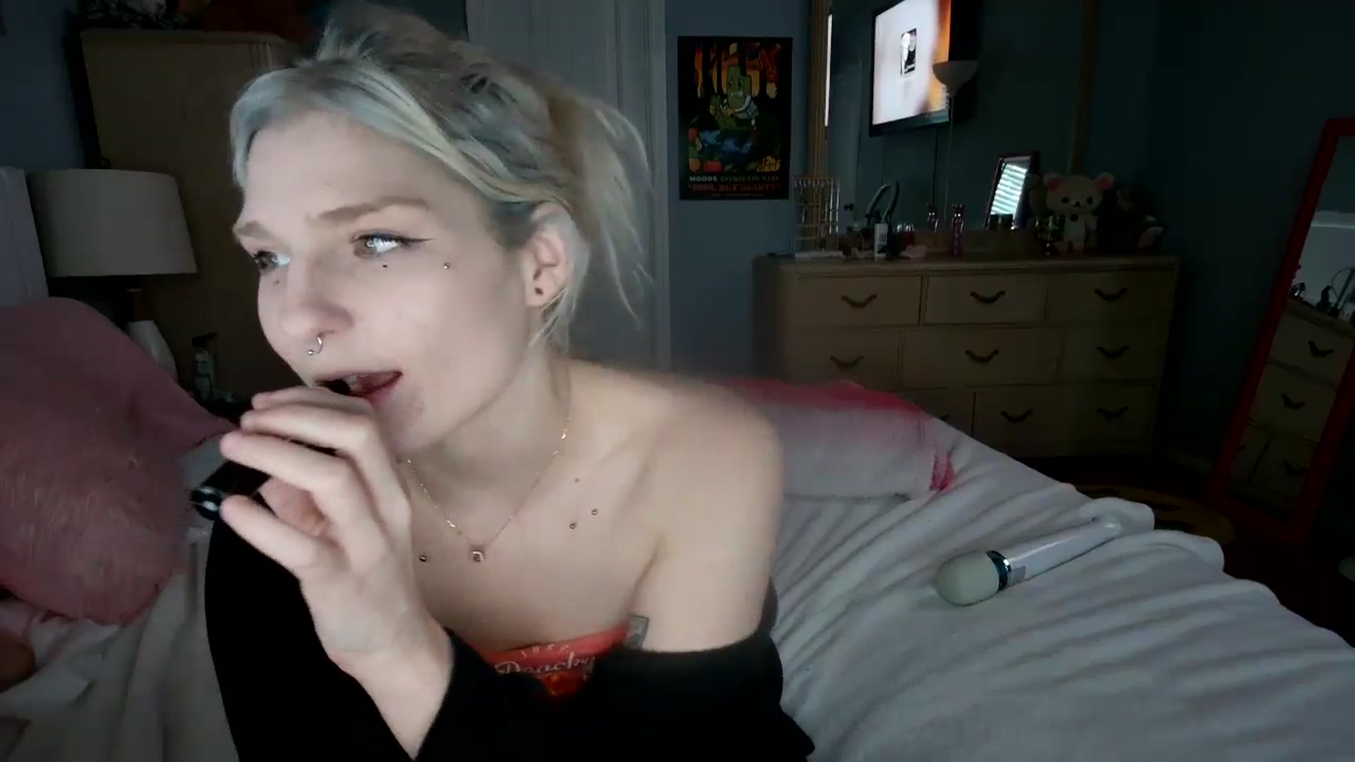 Gallery image thumbnail from DuckChan0's myfreecams stream on, 07/13/2024, 23:53 image 7 of 20