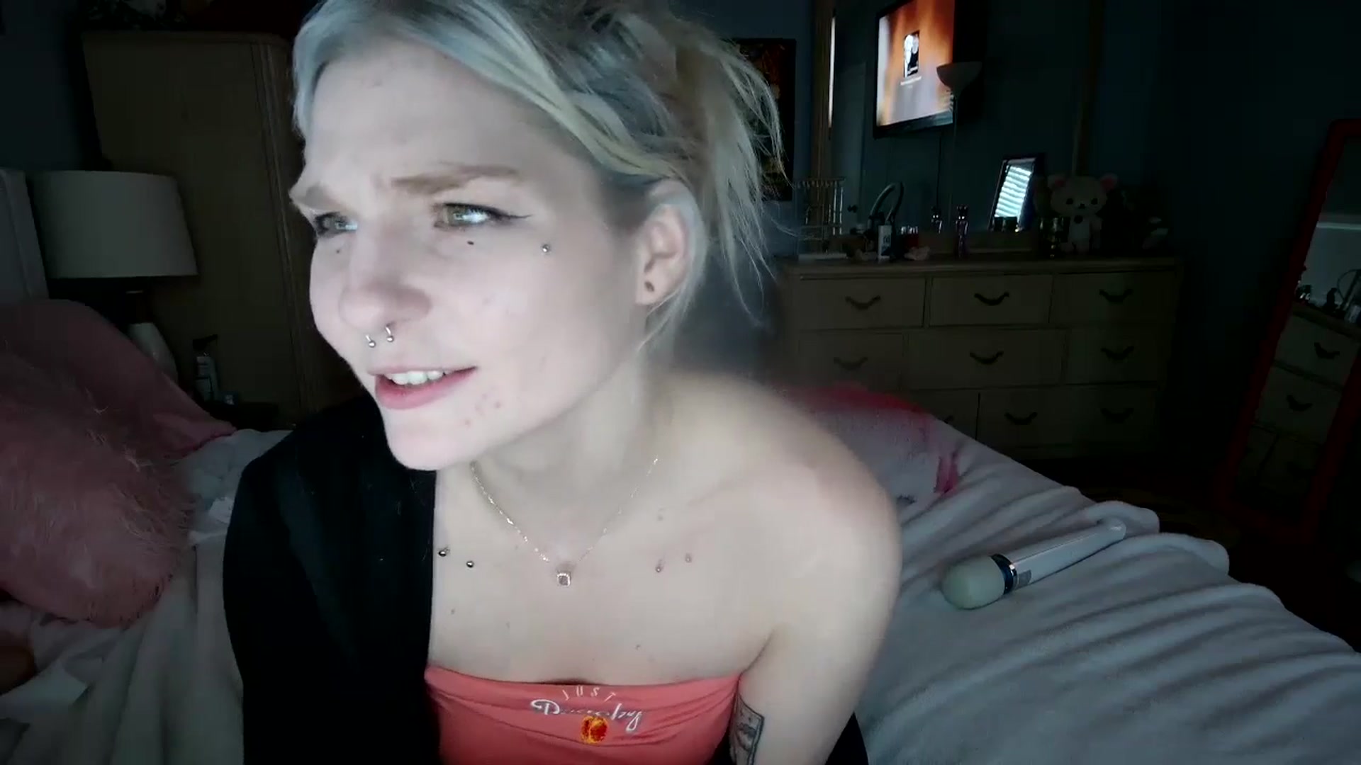 Gallery image thumbnail from DuckChan0's myfreecams stream on, 07/13/2024, 23:53 image 5 of 20