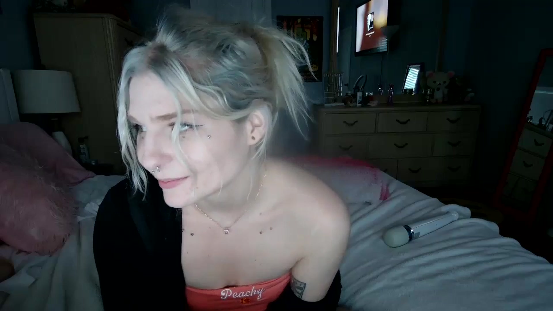 Gallery image thumbnail from DuckChan0's myfreecams stream on, 07/13/2024, 23:53 image 2 of 20
