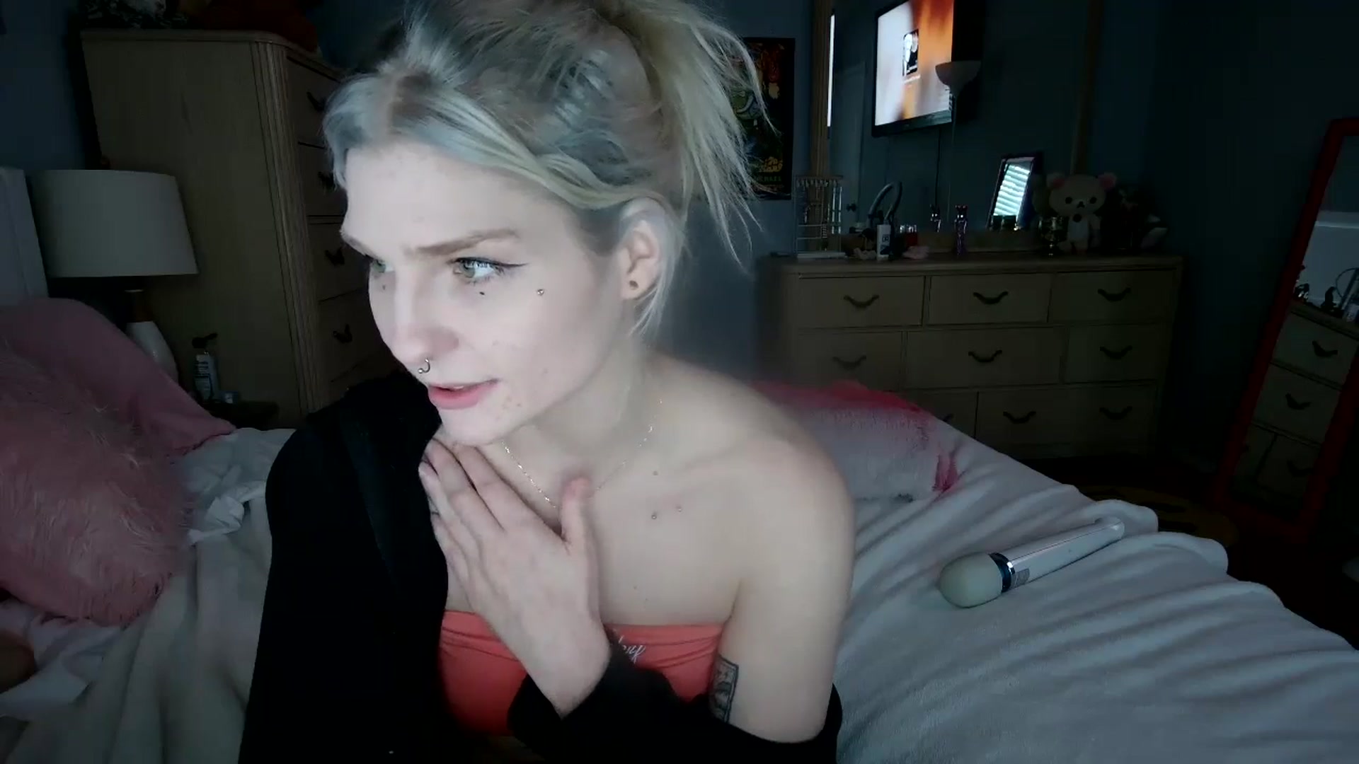 Gallery image thumbnail from DuckChan0's myfreecams stream on, 07/13/2024, 23:53 image 6 of 20