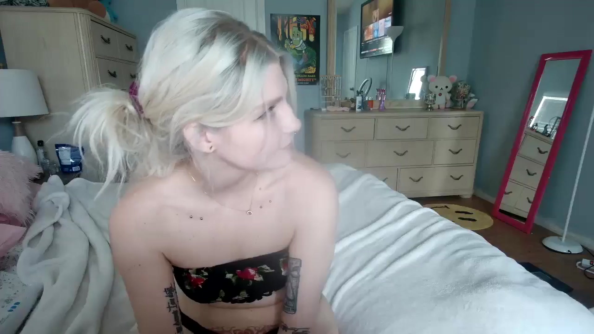 Gallery image thumbnail from DuckChan0's myfreecams stream on, 07/15/2024, 15:57 image 20 of 20