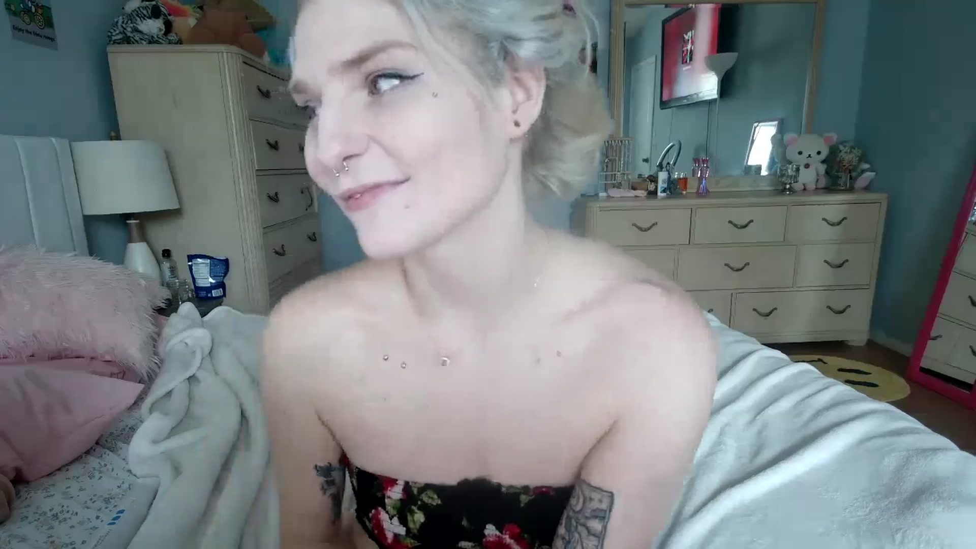 Gallery image thumbnail from DuckChan0's myfreecams stream on, 07/15/2024, 15:57 image 14 of 20