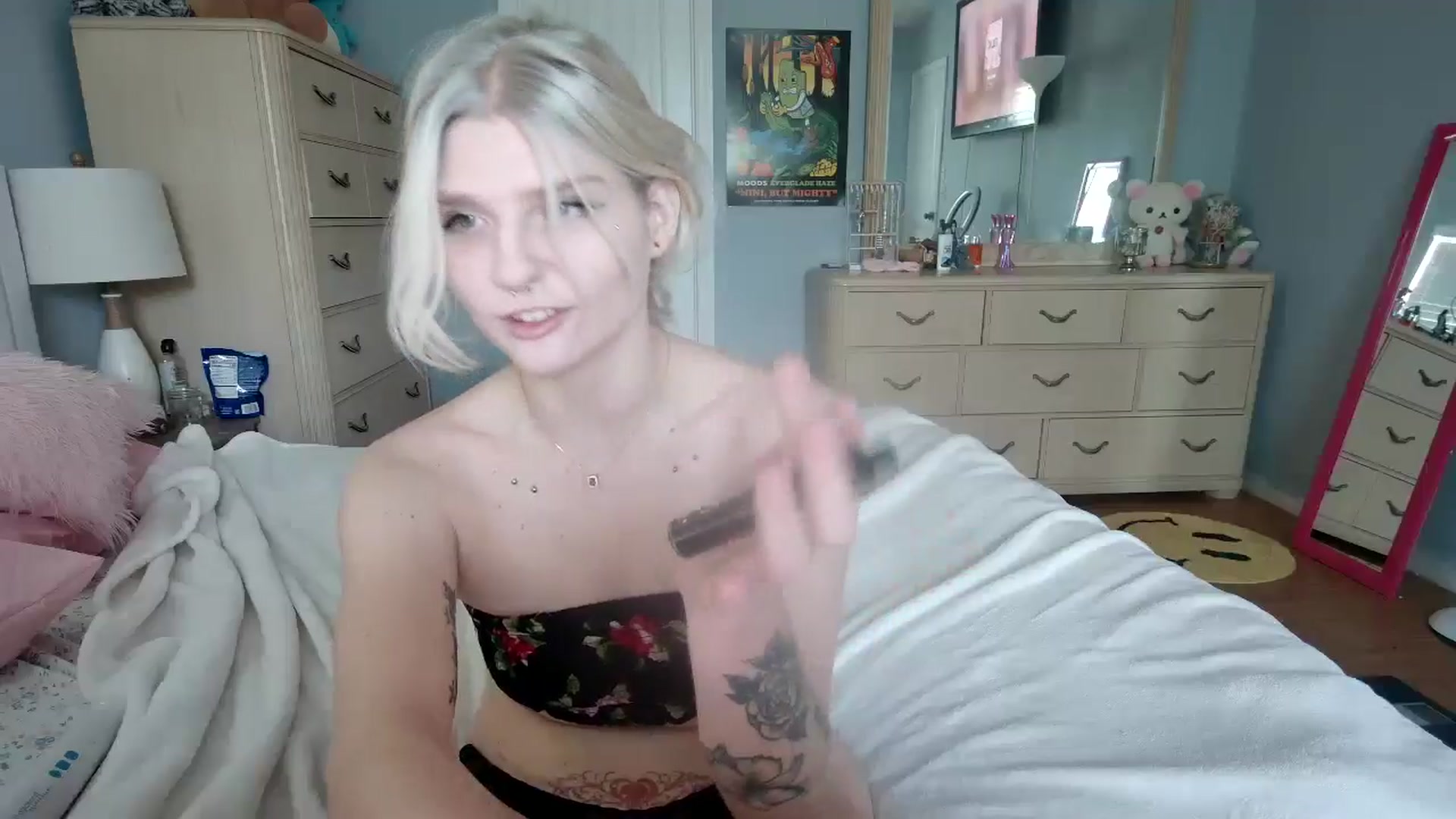 Gallery image thumbnail from DuckChan0's myfreecams stream on, 07/15/2024, 16:17 image 7 of 20