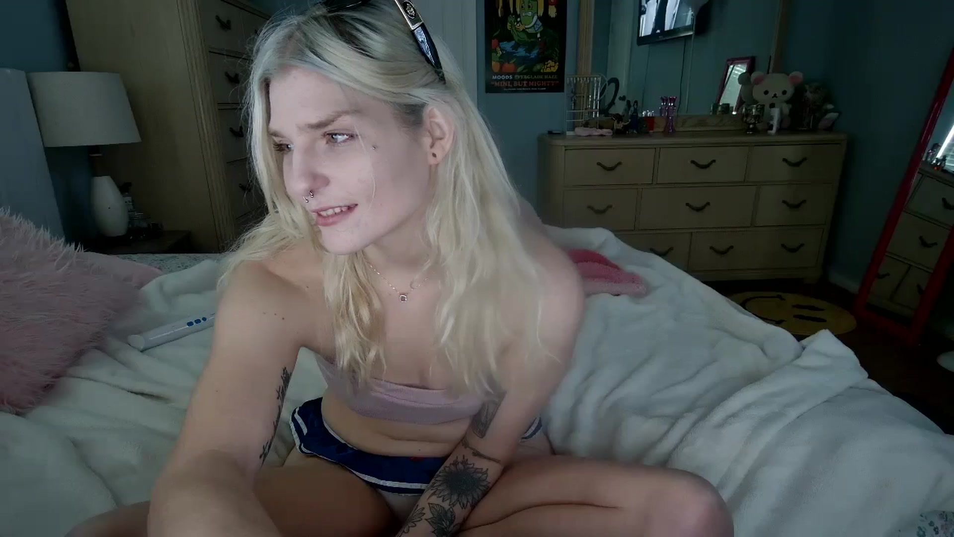 Gallery image thumbnail from DuckChan0's myfreecams stream on, 07/16/2024, 14:54 image 6 of 20