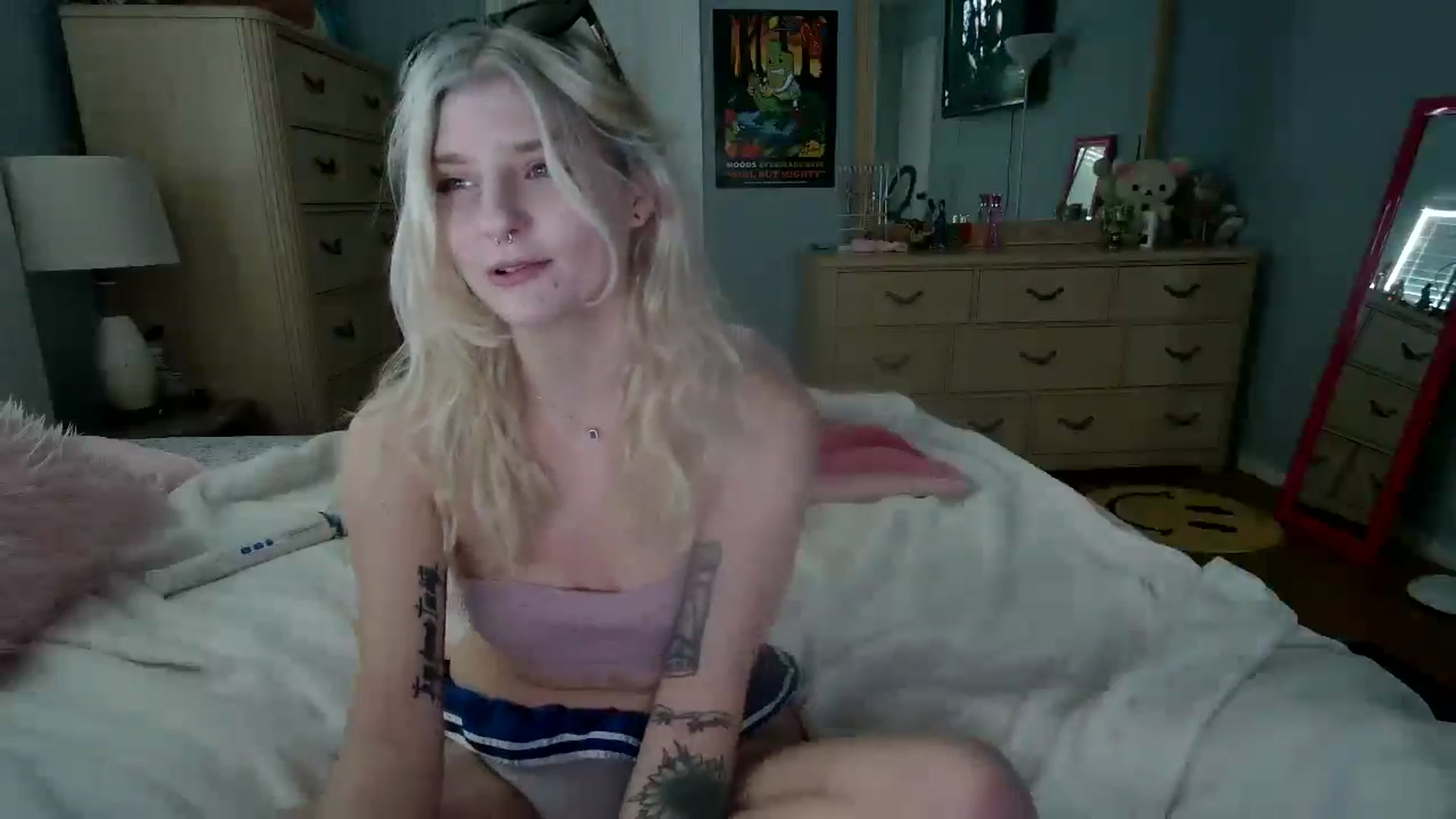 Gallery image thumbnail from DuckChan0's myfreecams stream on, 07/16/2024, 15:08 image 7 of 20