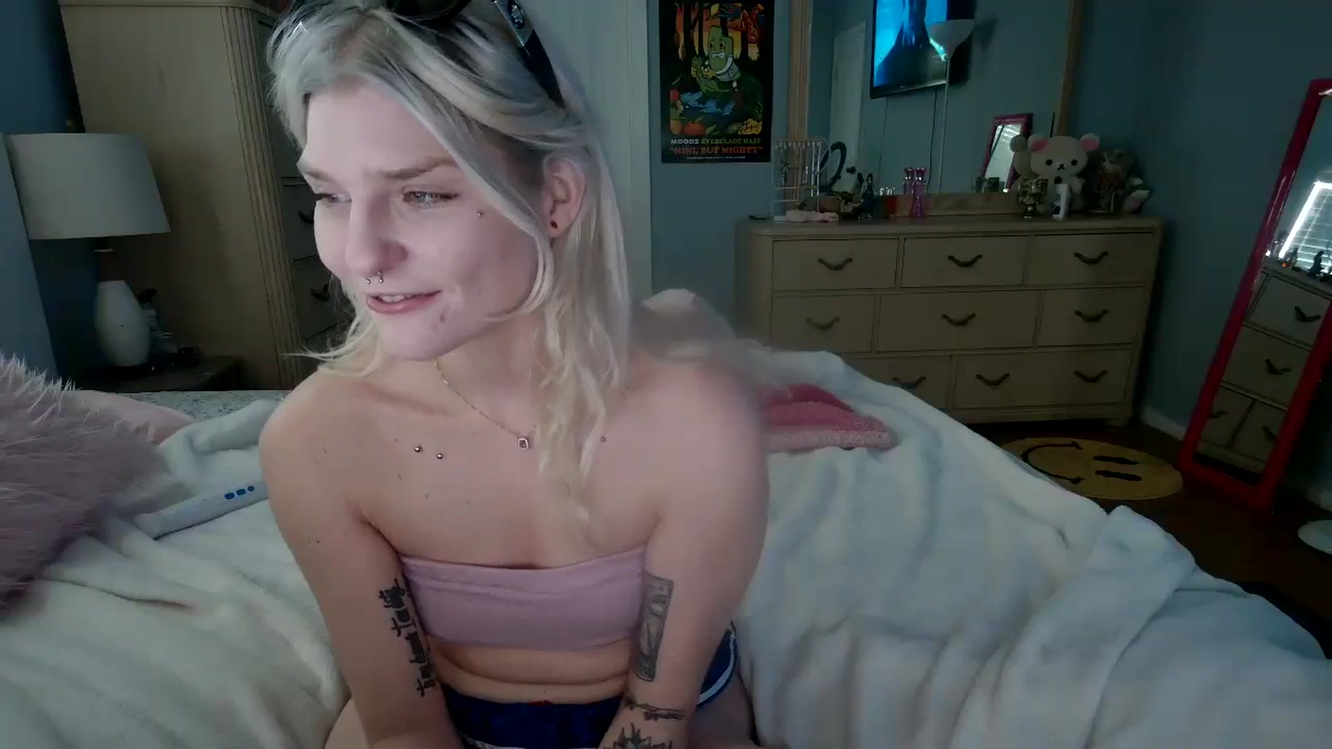 Gallery image thumbnail from DuckChan0's myfreecams stream on, 07/16/2024, 15:08 image 9 of 20