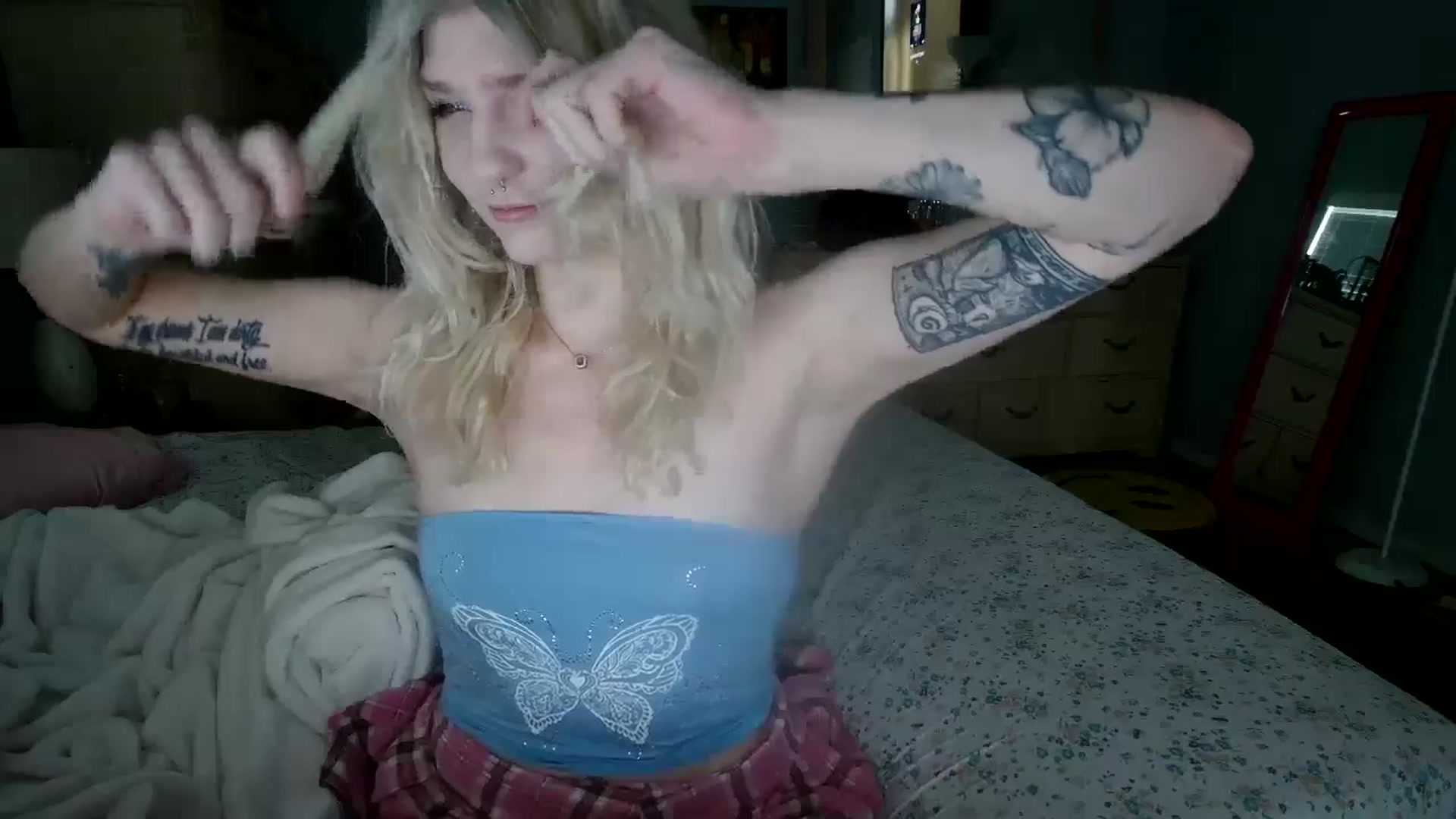 Gallery image thumbnail from DuckChan0's myfreecams stream on, 07/18/2024, 14:41 image 19 of 20
