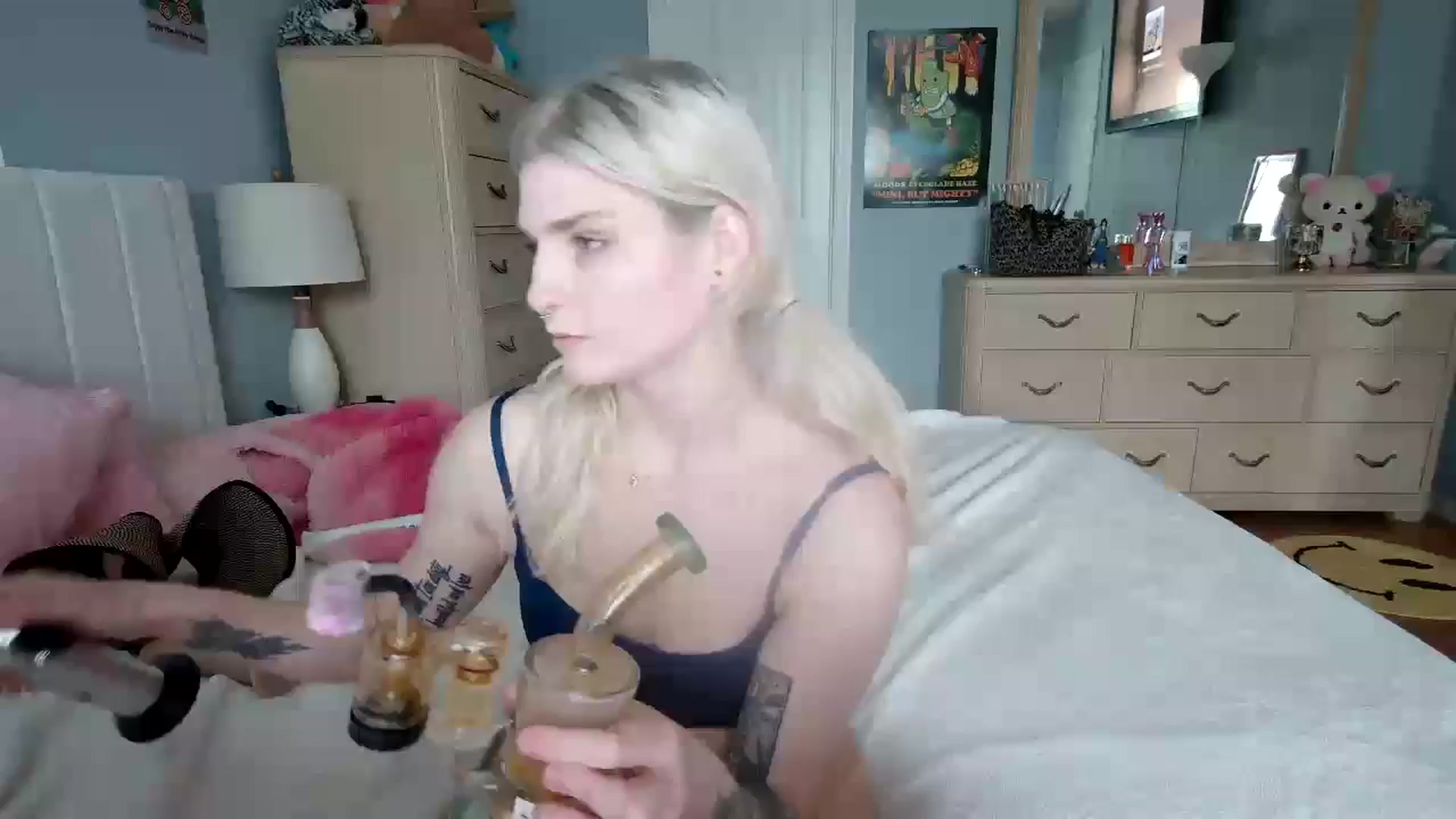 Gallery image thumbnail from DuckChan0's myfreecams stream on, 07/19/2024, 16:56 image 14 of 20