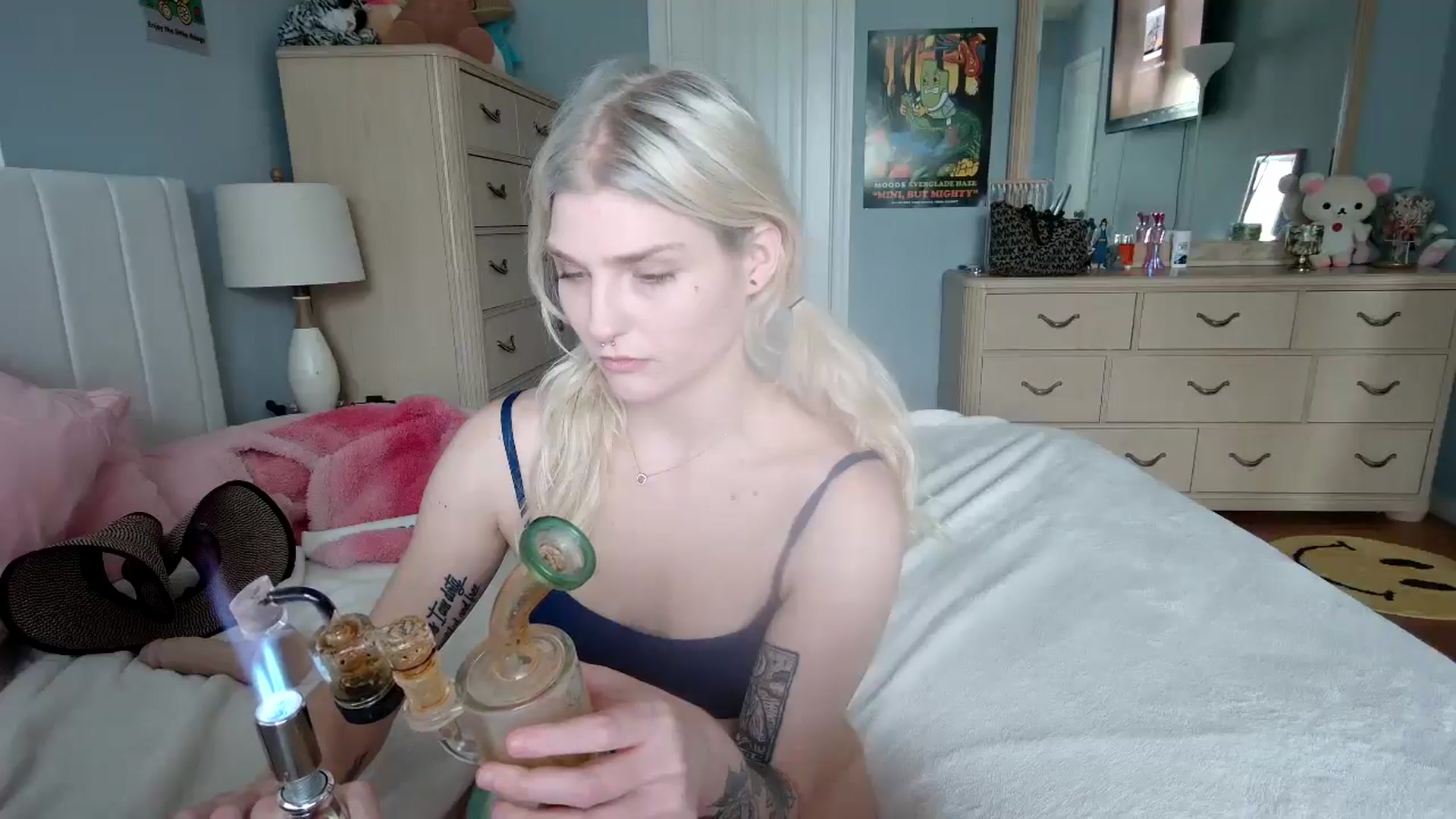 Gallery image thumbnail from DuckChan0's myfreecams stream on, 07/19/2024, 16:56 image 13 of 20