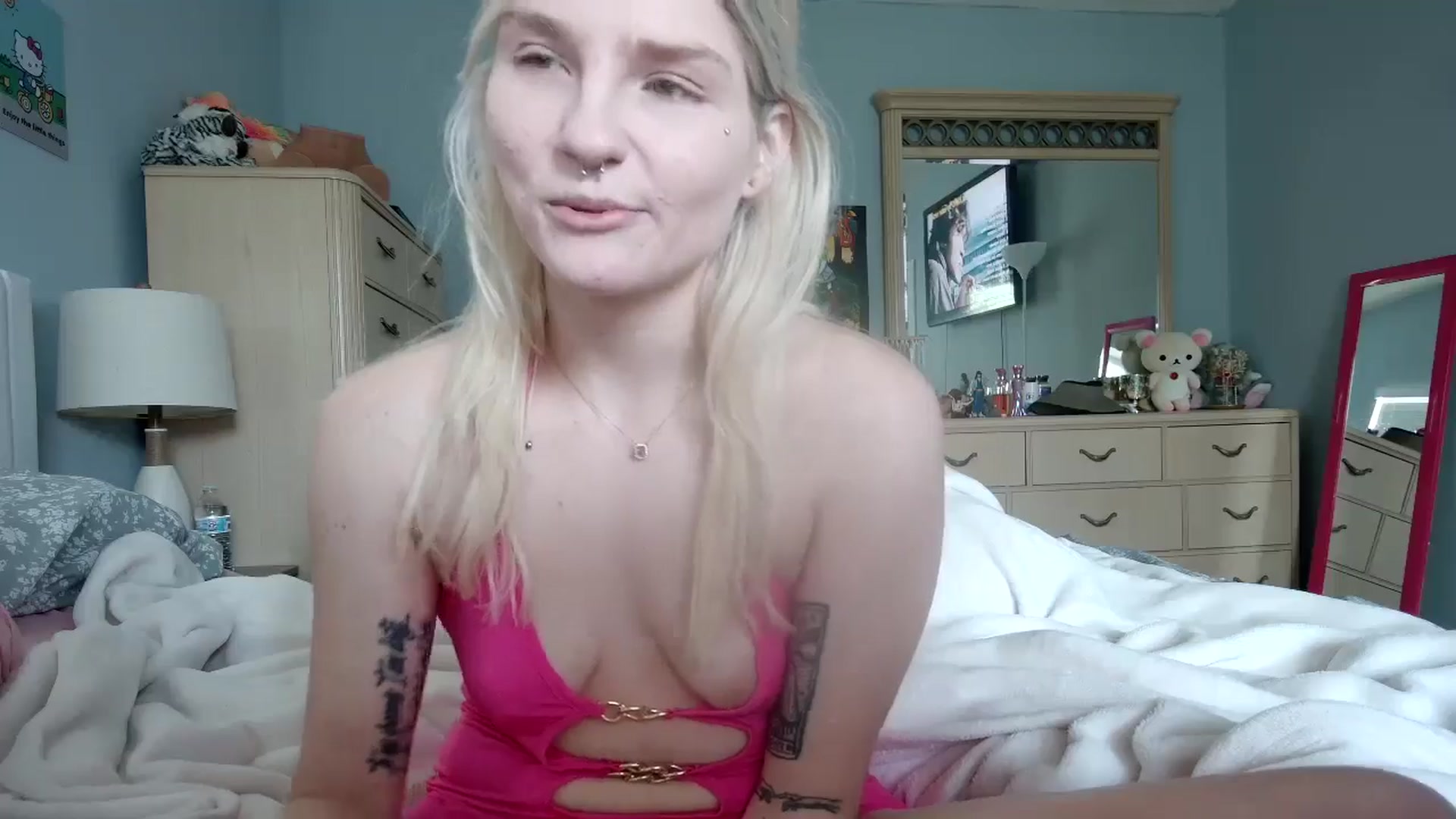 Gallery image thumbnail from DuckChan0's myfreecams stream on, 07/22/2024, 14:57 image 15 of 20