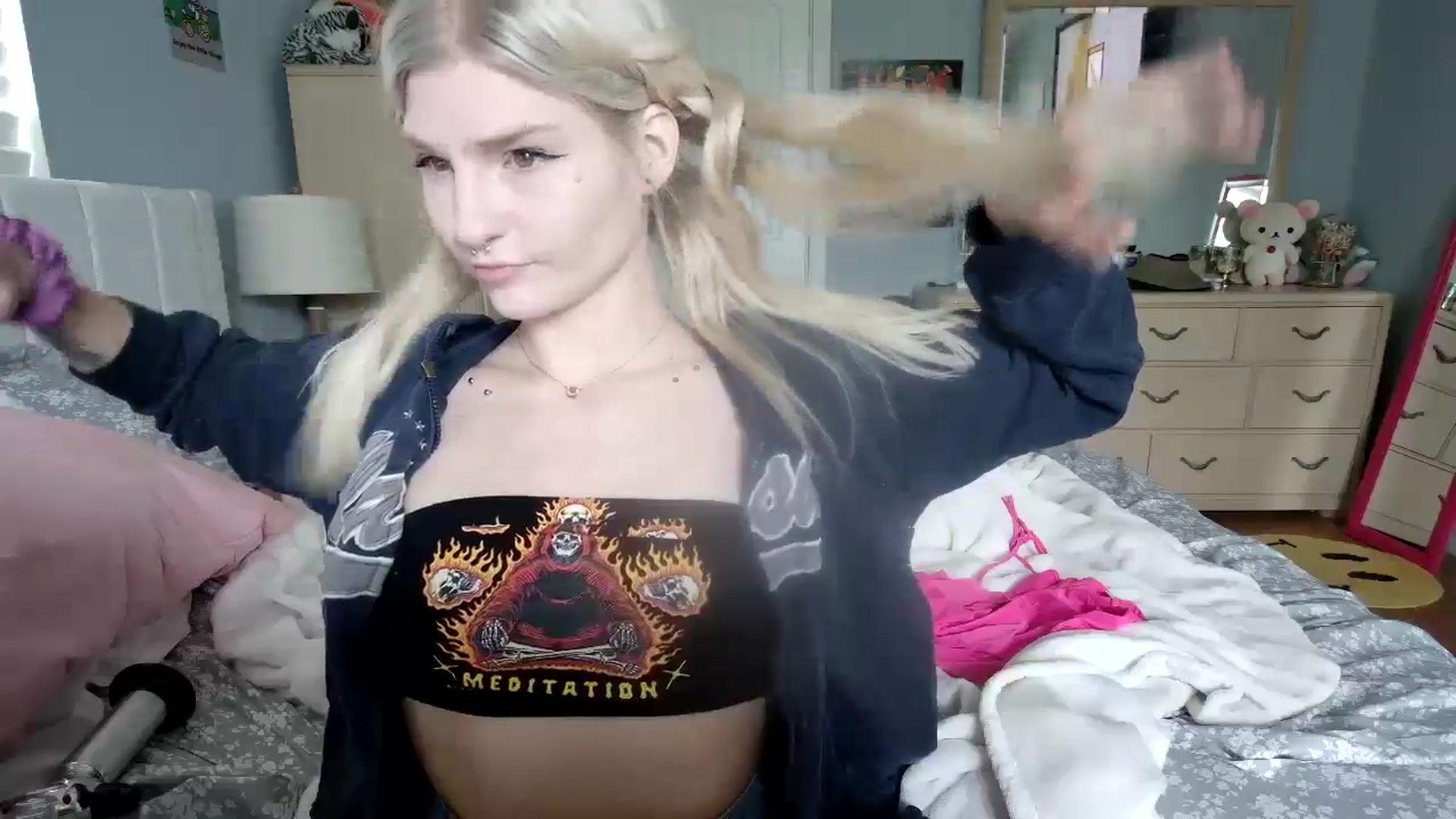 Gallery image thumbnail from DuckChan0's myfreecams stream on, 07/22/2024, 15:35 image 19 of 20