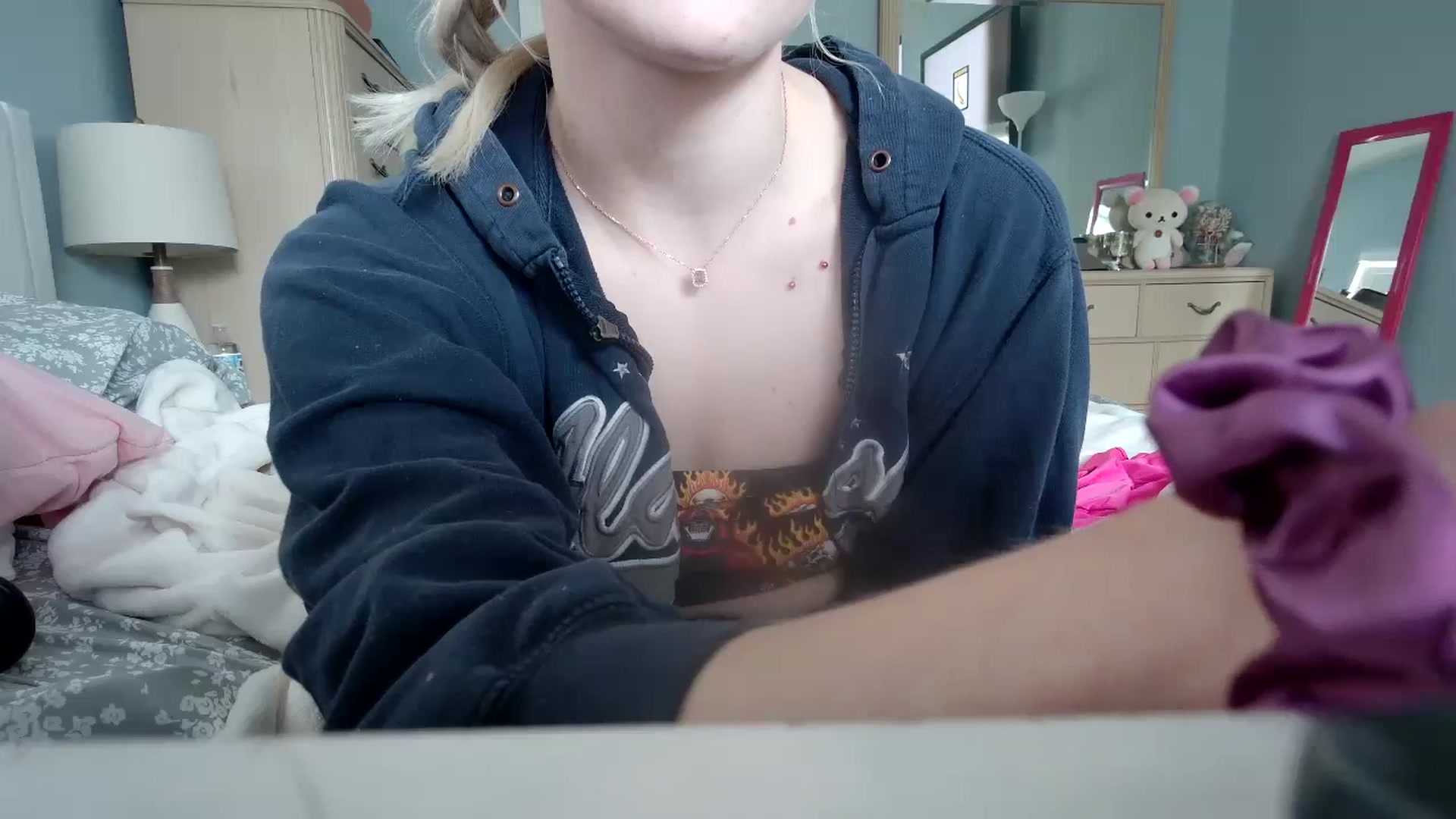 Gallery image thumbnail from DuckChan0's myfreecams stream on, 07/22/2024, 15:35 image 17 of 20
