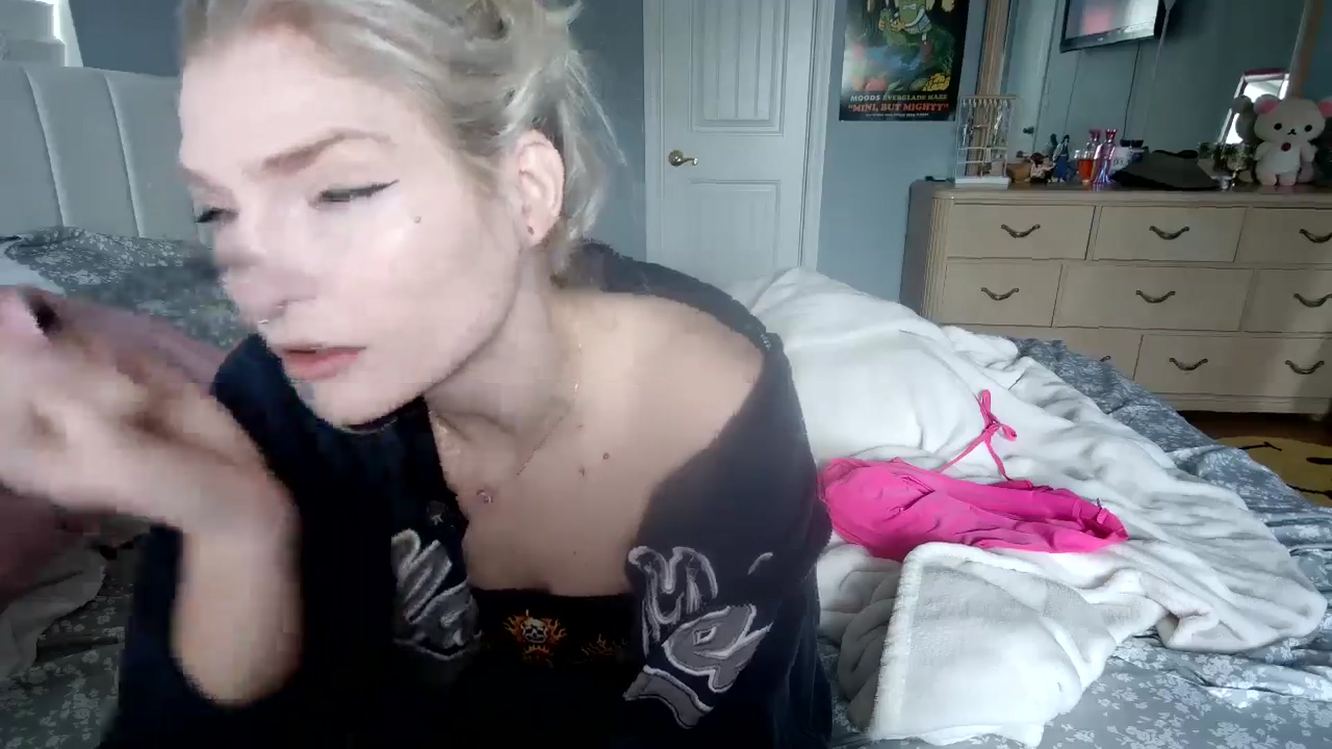 Gallery image thumbnail from DuckChan0's myfreecams stream on, 07/22/2024, 15:35 image 4 of 20