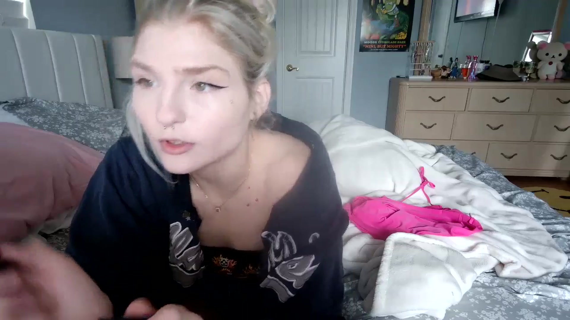 Gallery image thumbnail from DuckChan0's myfreecams stream on, 07/22/2024, 15:35 image 2 of 20