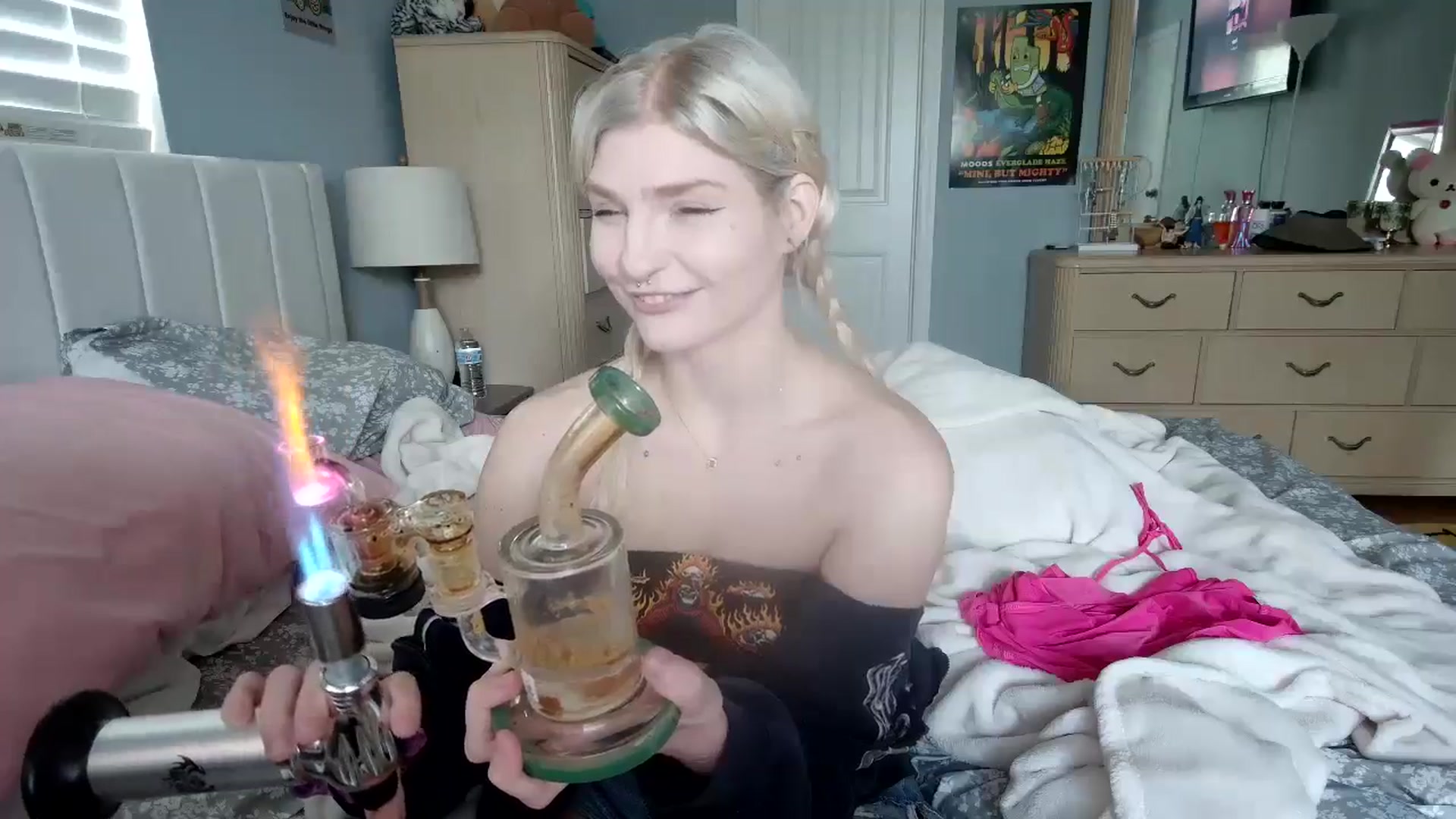 Gallery image thumbnail from DuckChan0's myfreecams stream on, 07/22/2024, 15:35 image 13 of 20