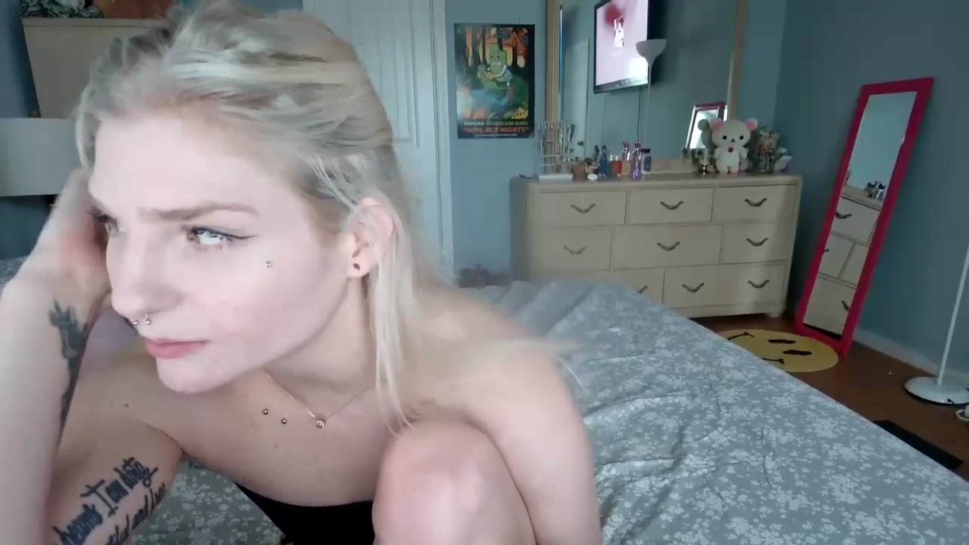 Gallery image thumbnail from DuckChan0's myfreecams stream on, 07/23/2024, 16:28 image 7 of 20