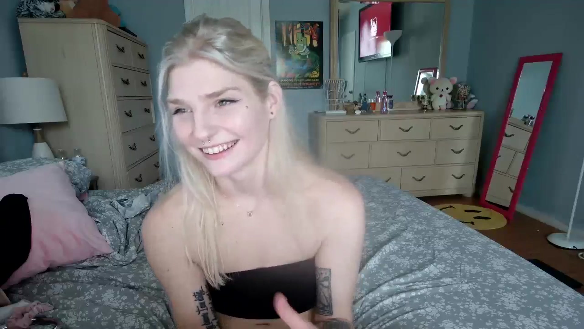 Gallery image thumbnail from DuckChan0's myfreecams stream on, 07/23/2024, 16:28 image 9 of 20