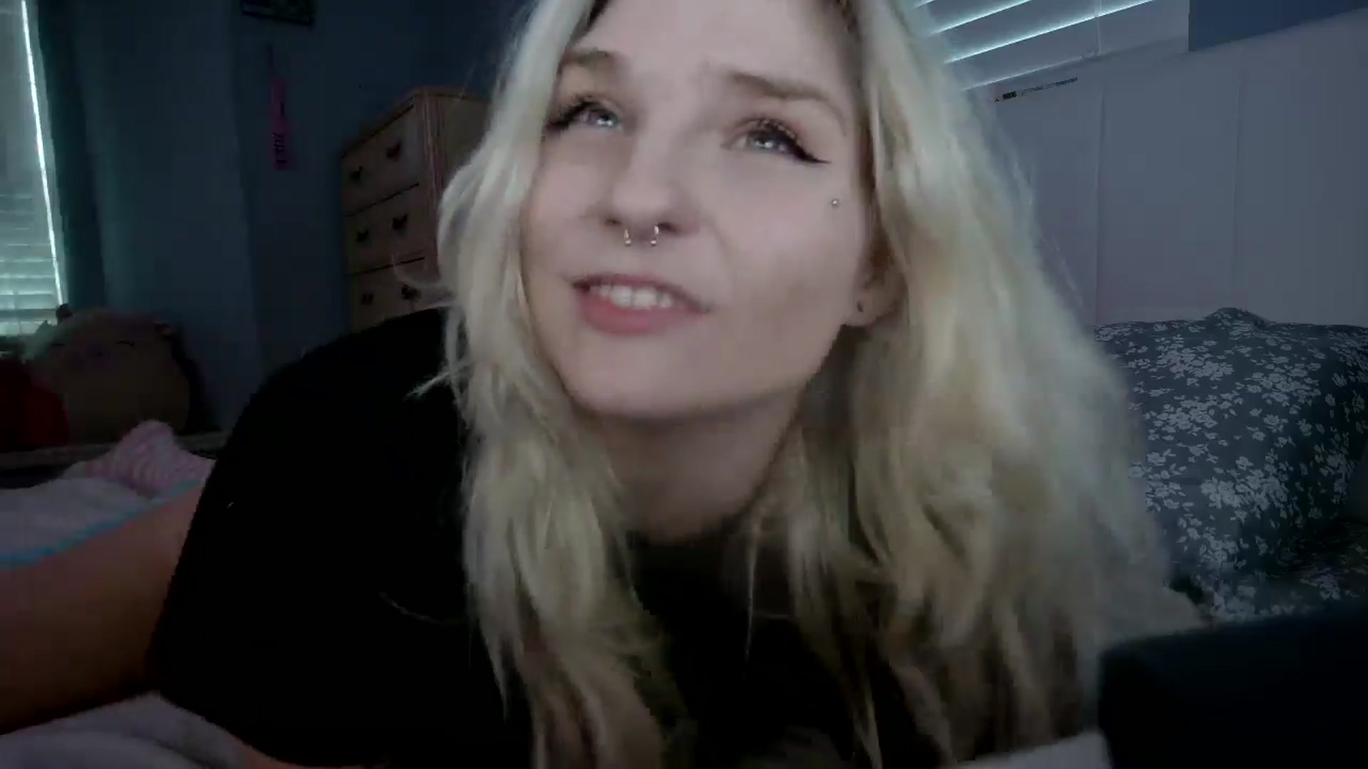 Gallery image thumbnail from DuckChan0's myfreecams stream on, 07/23/2024, 22:53 image 13 of 20