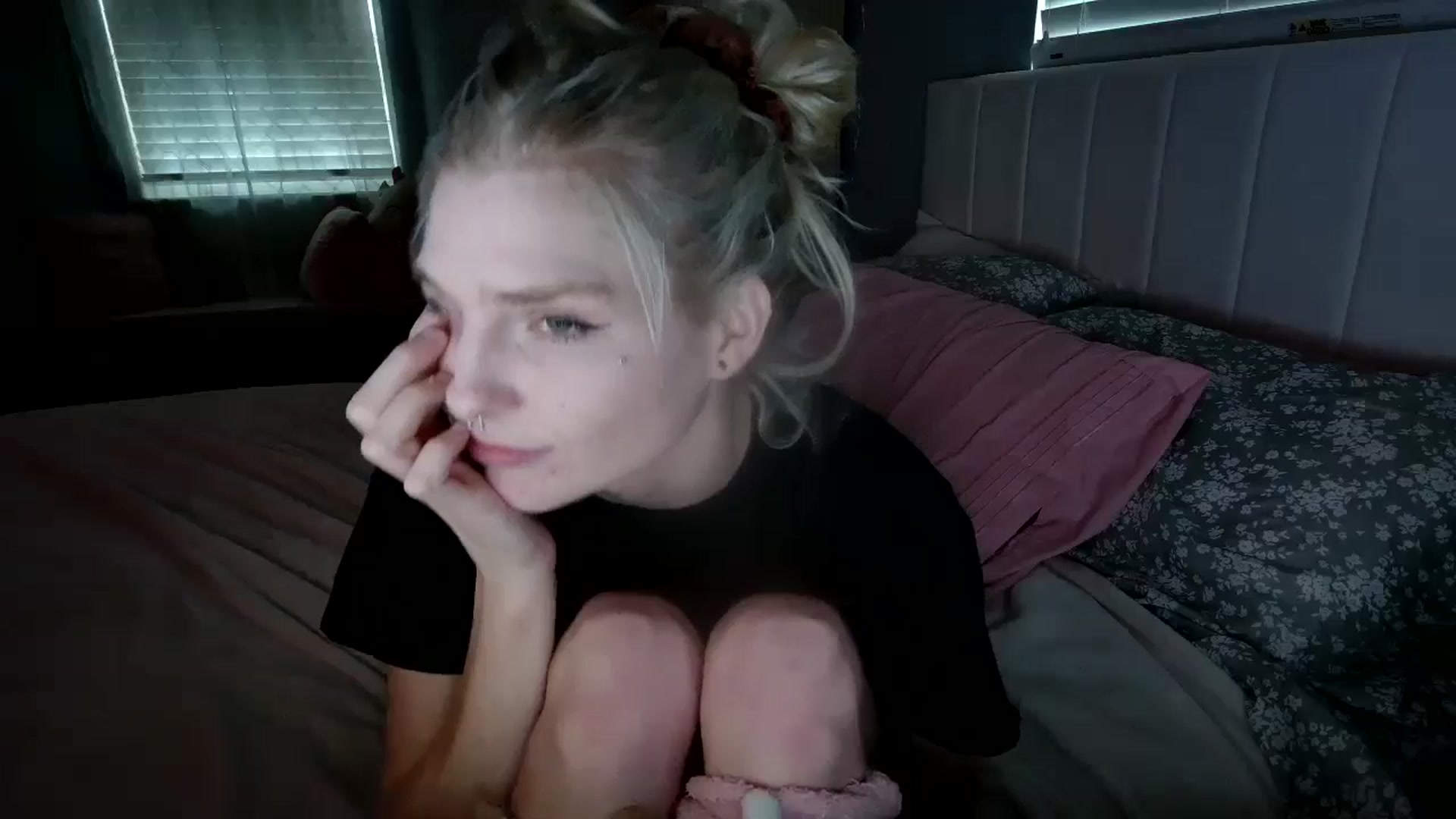 Gallery image thumbnail from DuckChan0's myfreecams stream on, 07/23/2024, 22:53 image 16 of 20